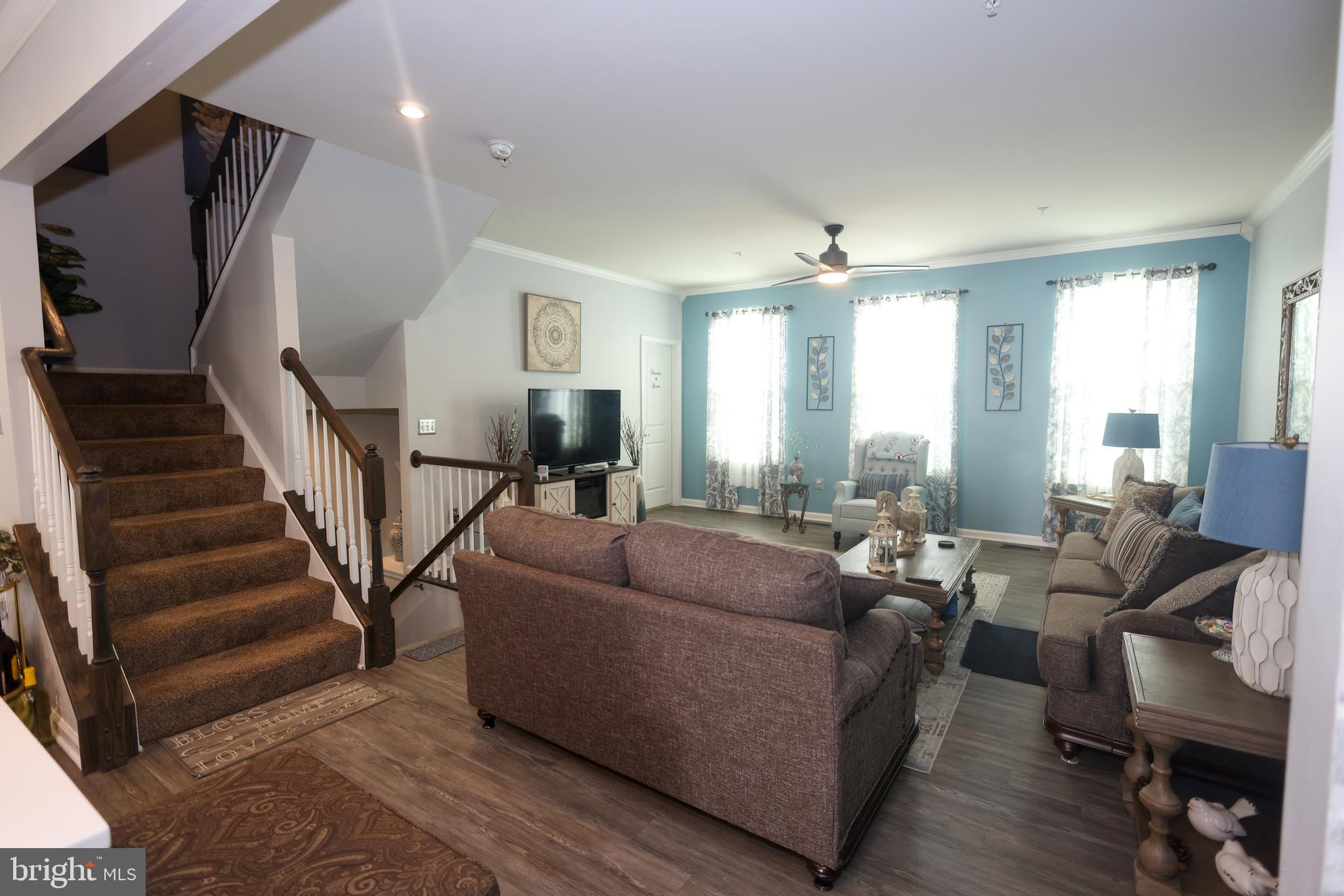 WESTCHESTER SQUARE - Residential