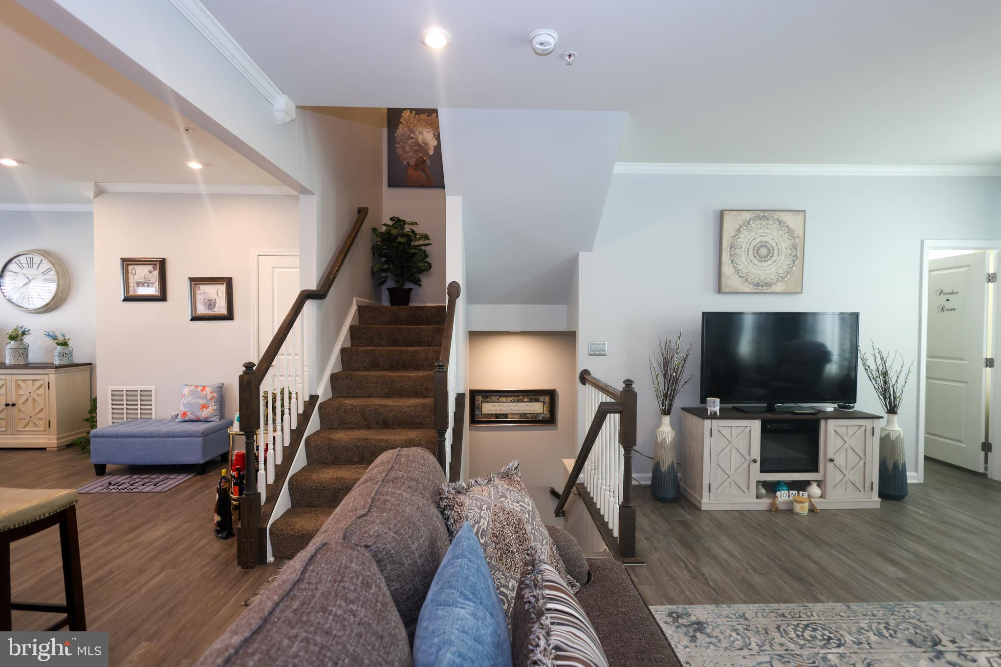 WESTCHESTER SQUARE - Residential