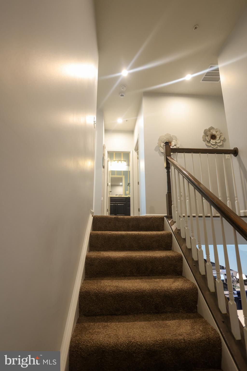 WESTCHESTER SQUARE - Residential