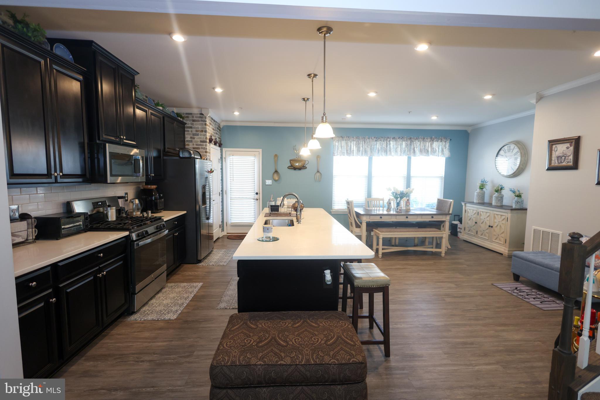 WESTCHESTER SQUARE - Residential