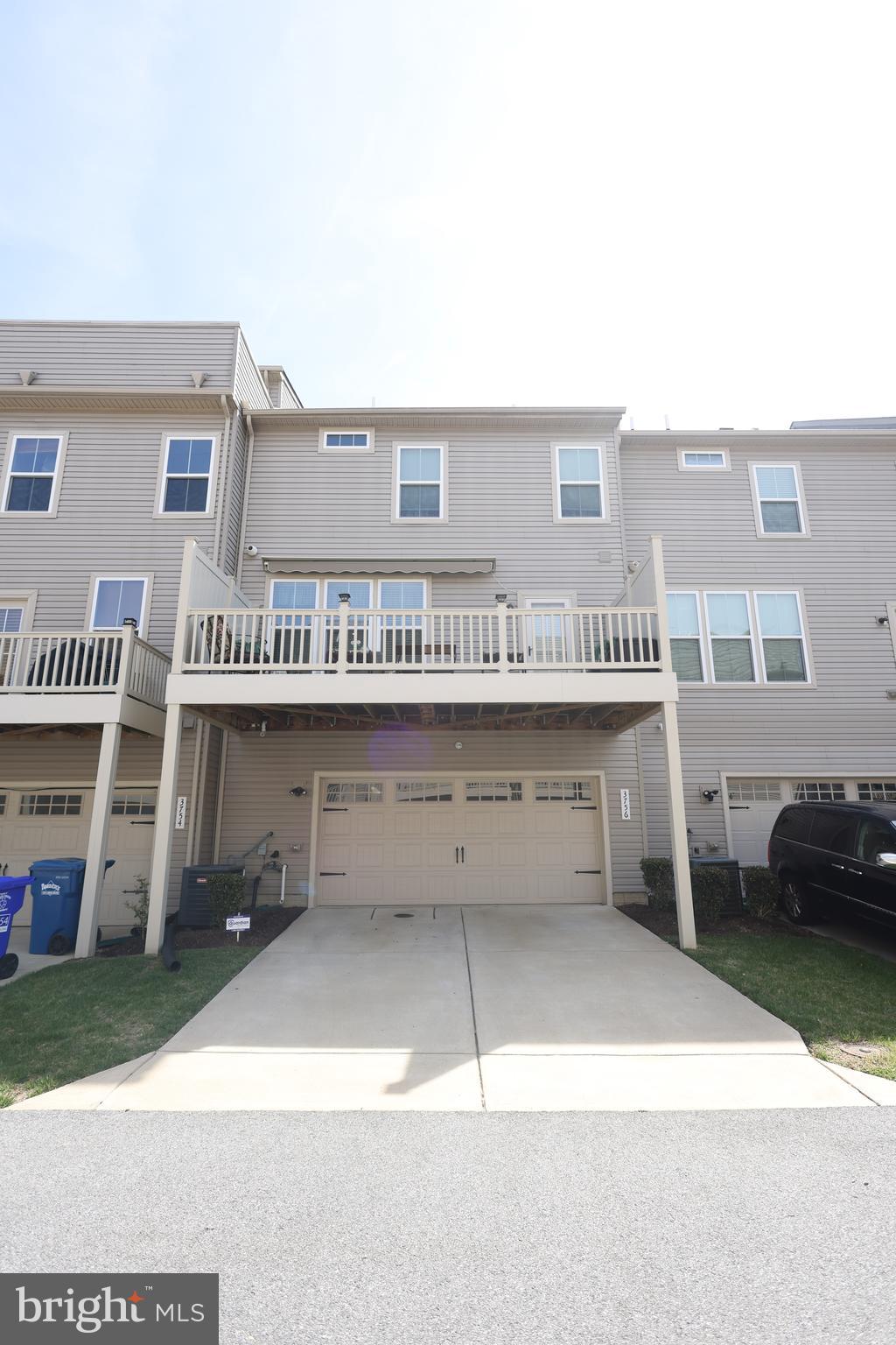 WESTCHESTER SQUARE - Residential