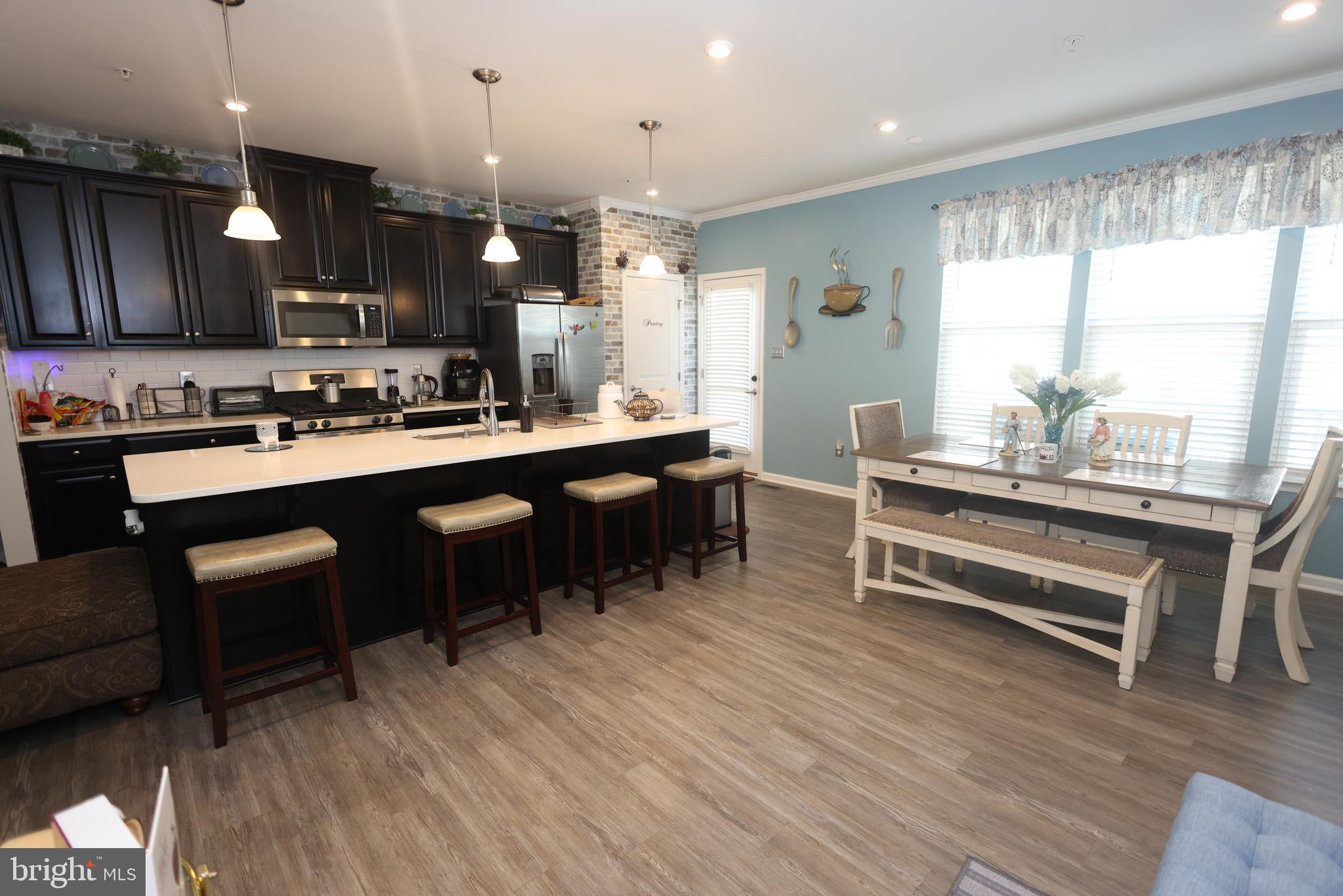 WESTCHESTER SQUARE - Residential