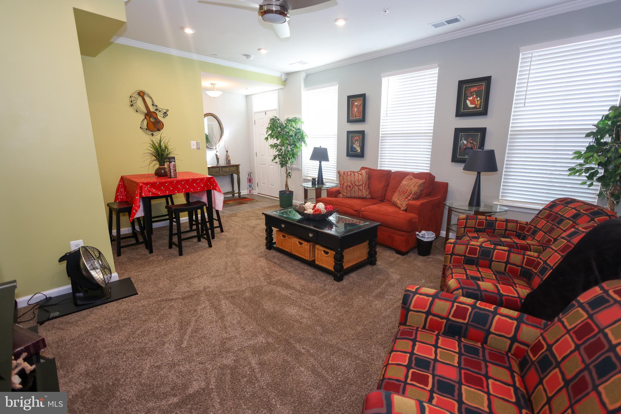 WESTCHESTER SQUARE - Residential