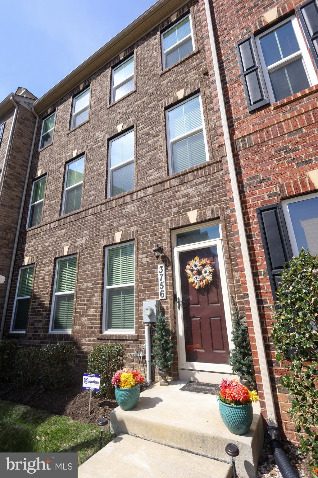 WESTCHESTER SQUARE - Residential