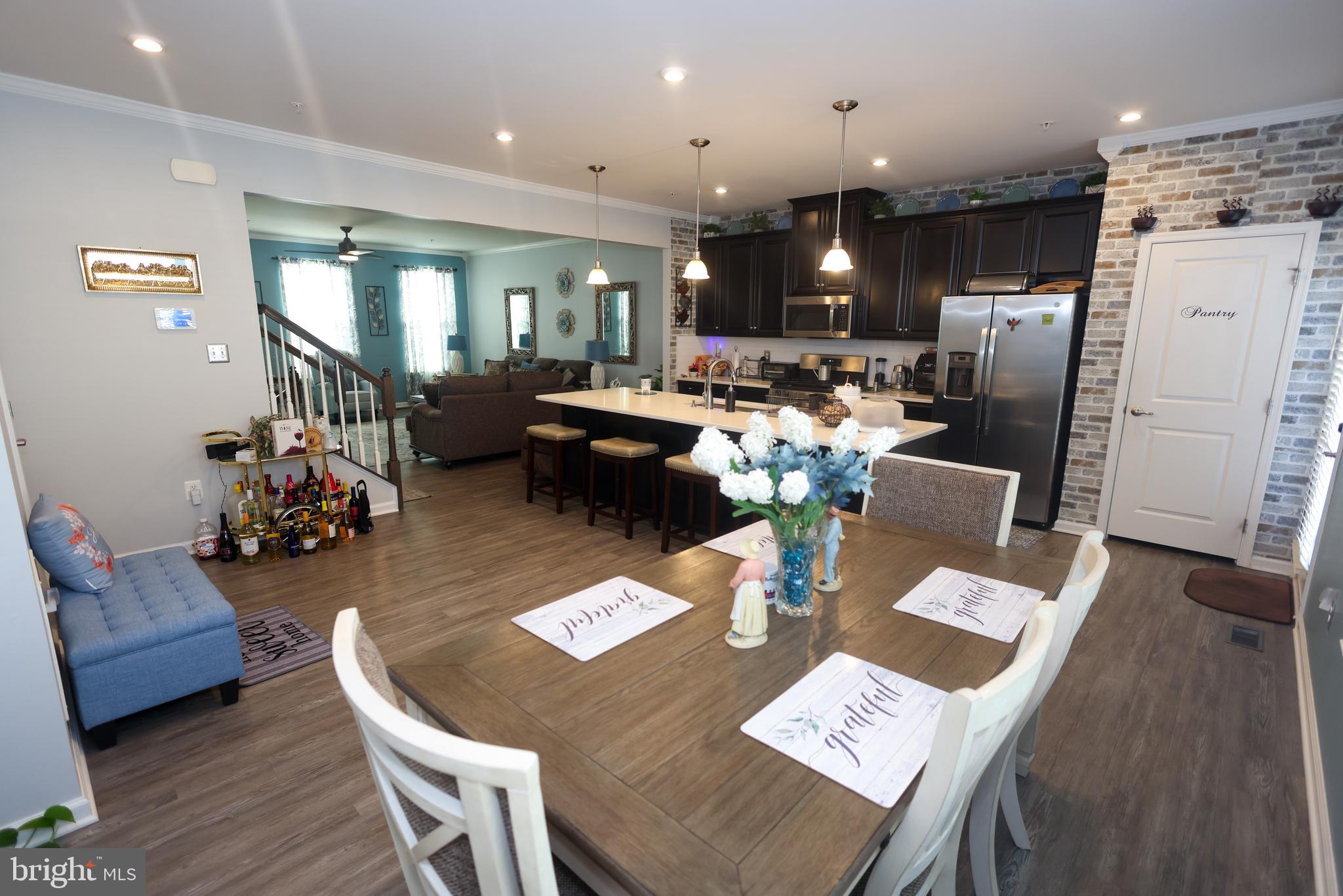 WESTCHESTER SQUARE - Residential