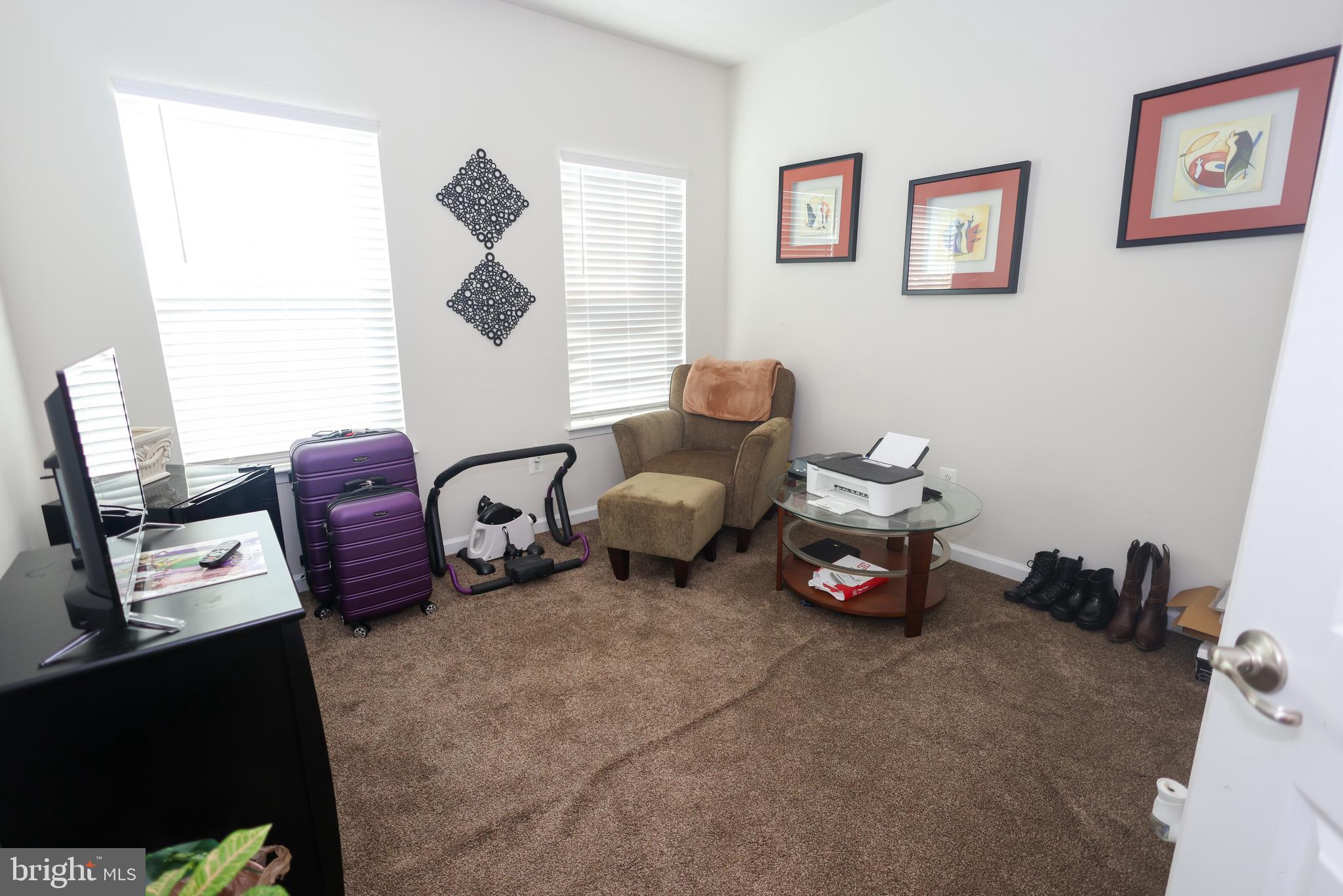 WESTCHESTER SQUARE - Residential