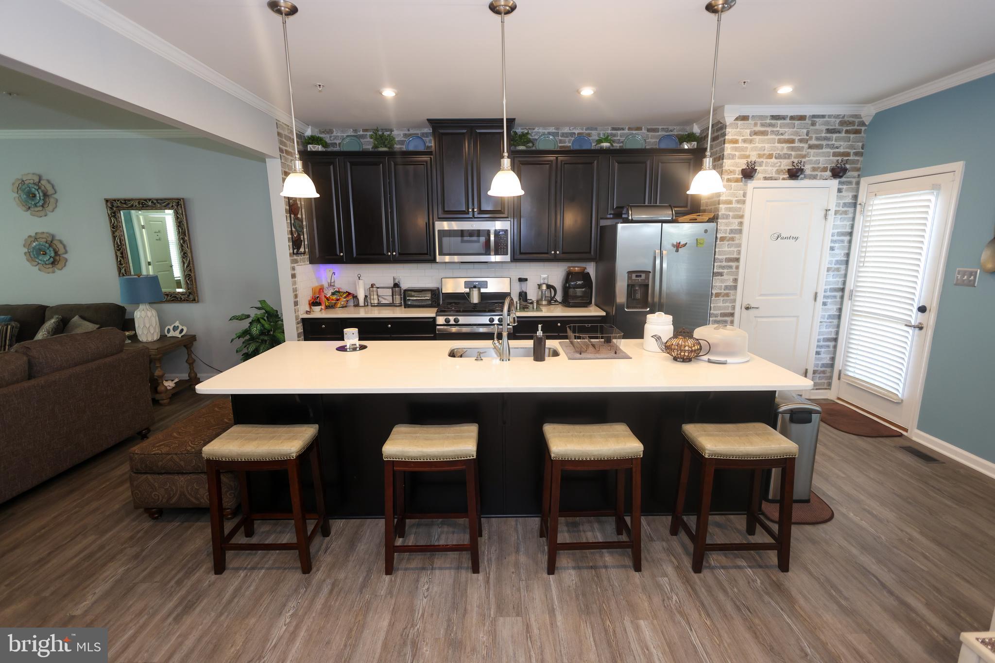 WESTCHESTER SQUARE - Residential