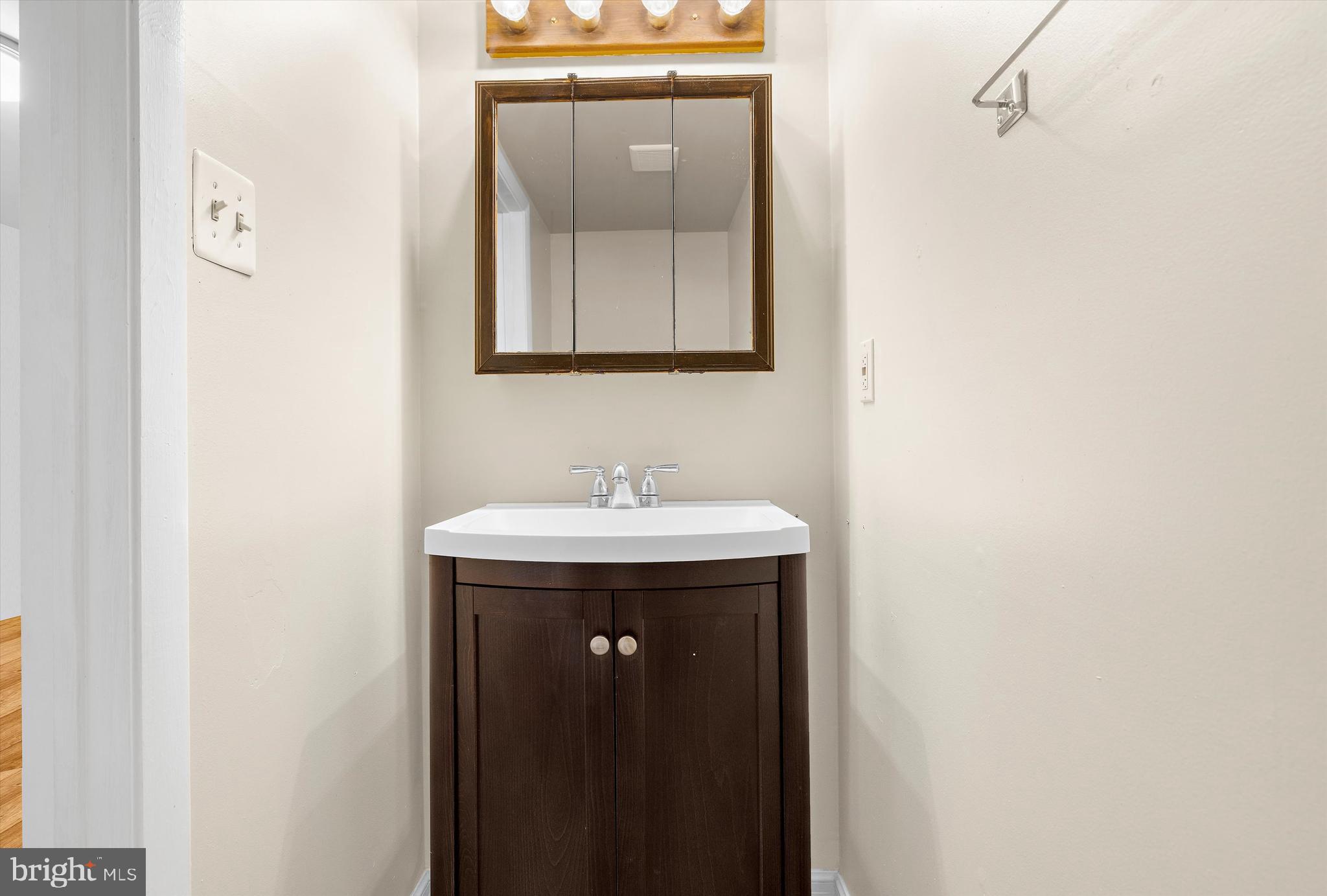 ELIZABETHS LANDING - Residential