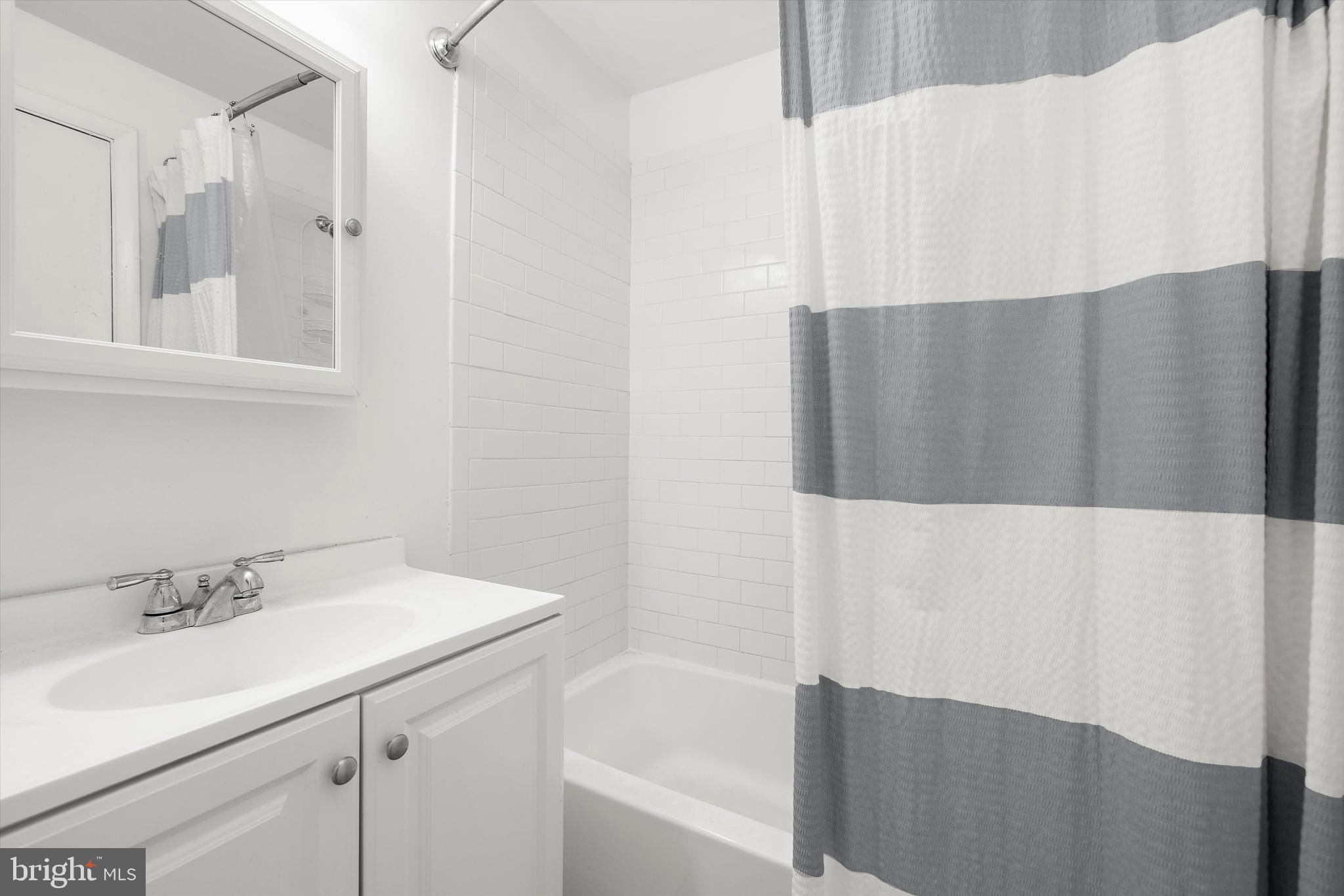 ELIZABETHS LANDING - Residential