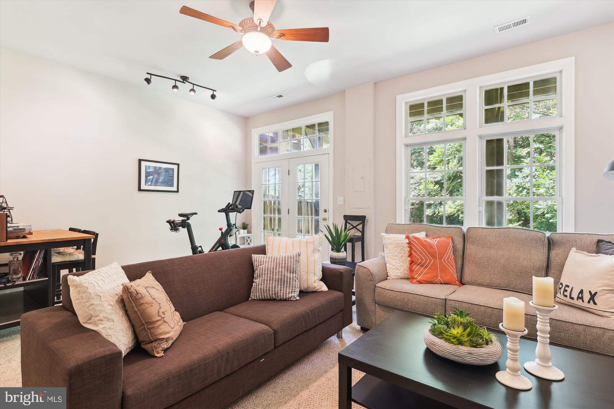 JAPONICA - Residential