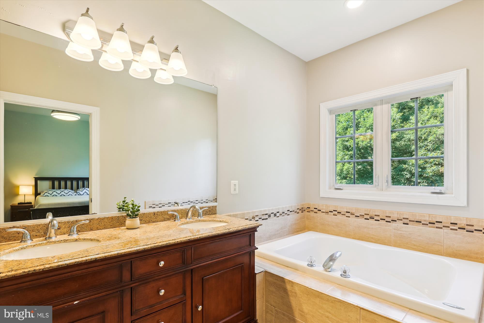 JAPONICA - Residential