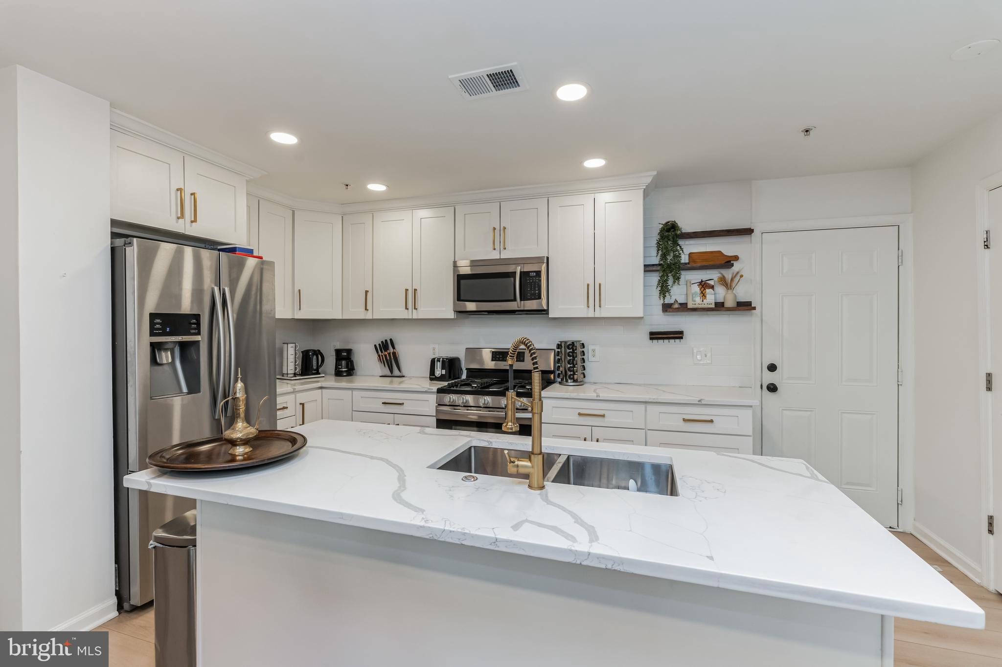 EAST MARKET AT FAIR LAKE - Residential