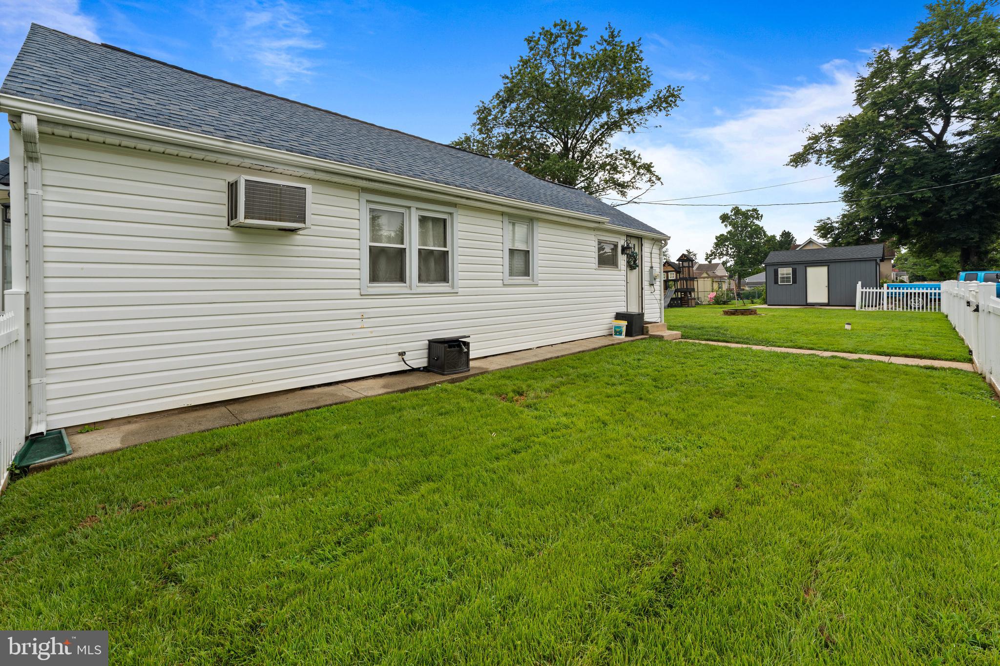 2807 JUNE AVENUE
