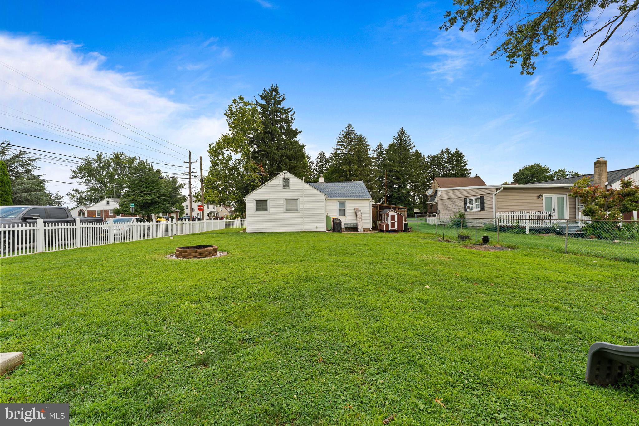 2807 JUNE AVENUE