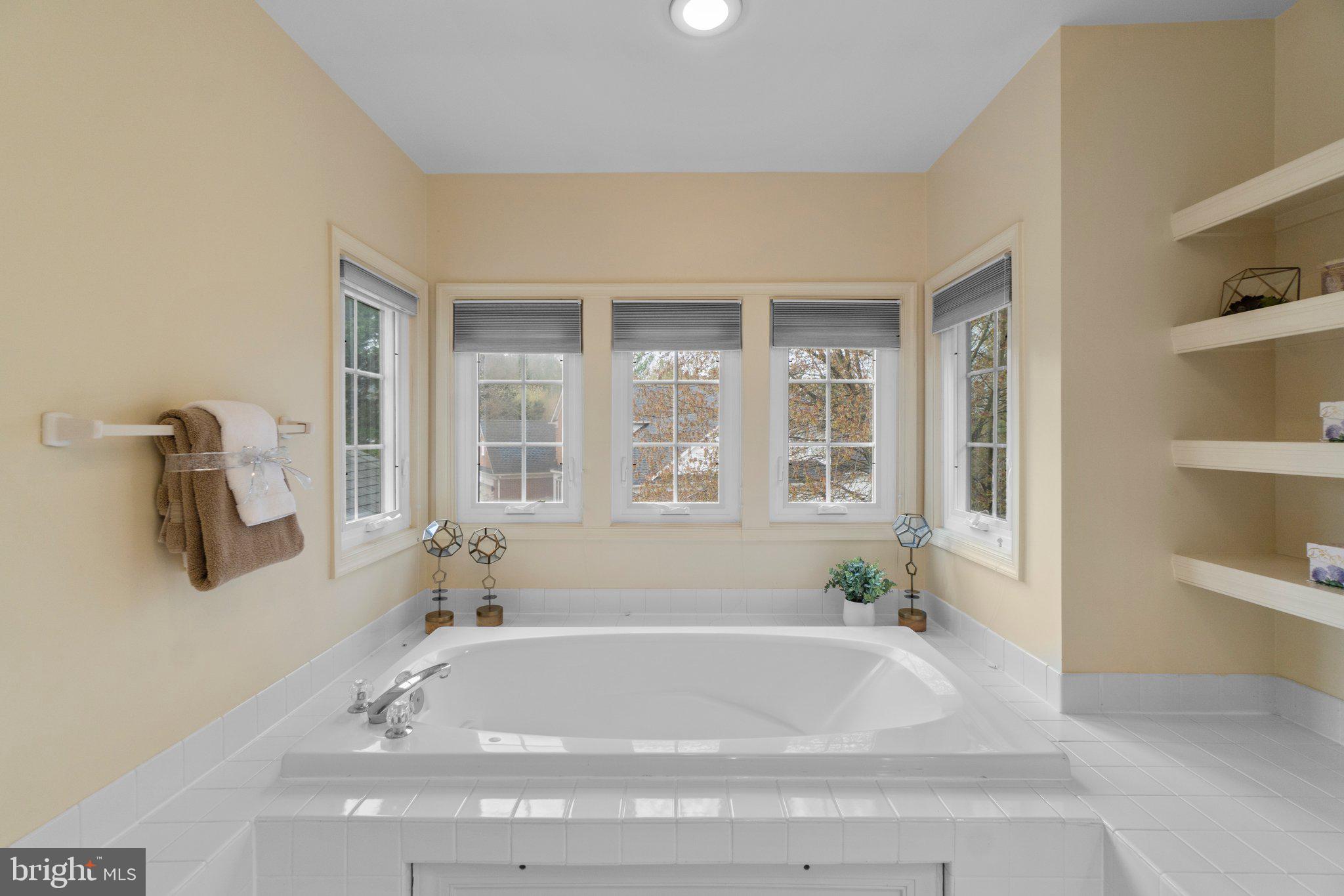 VALLEY GATE - Residential