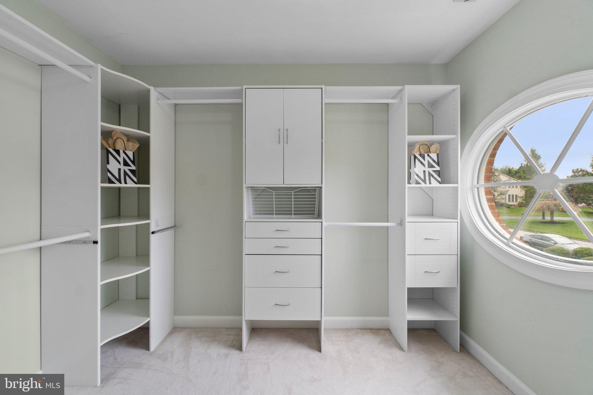 VALLEY GATE - Residential