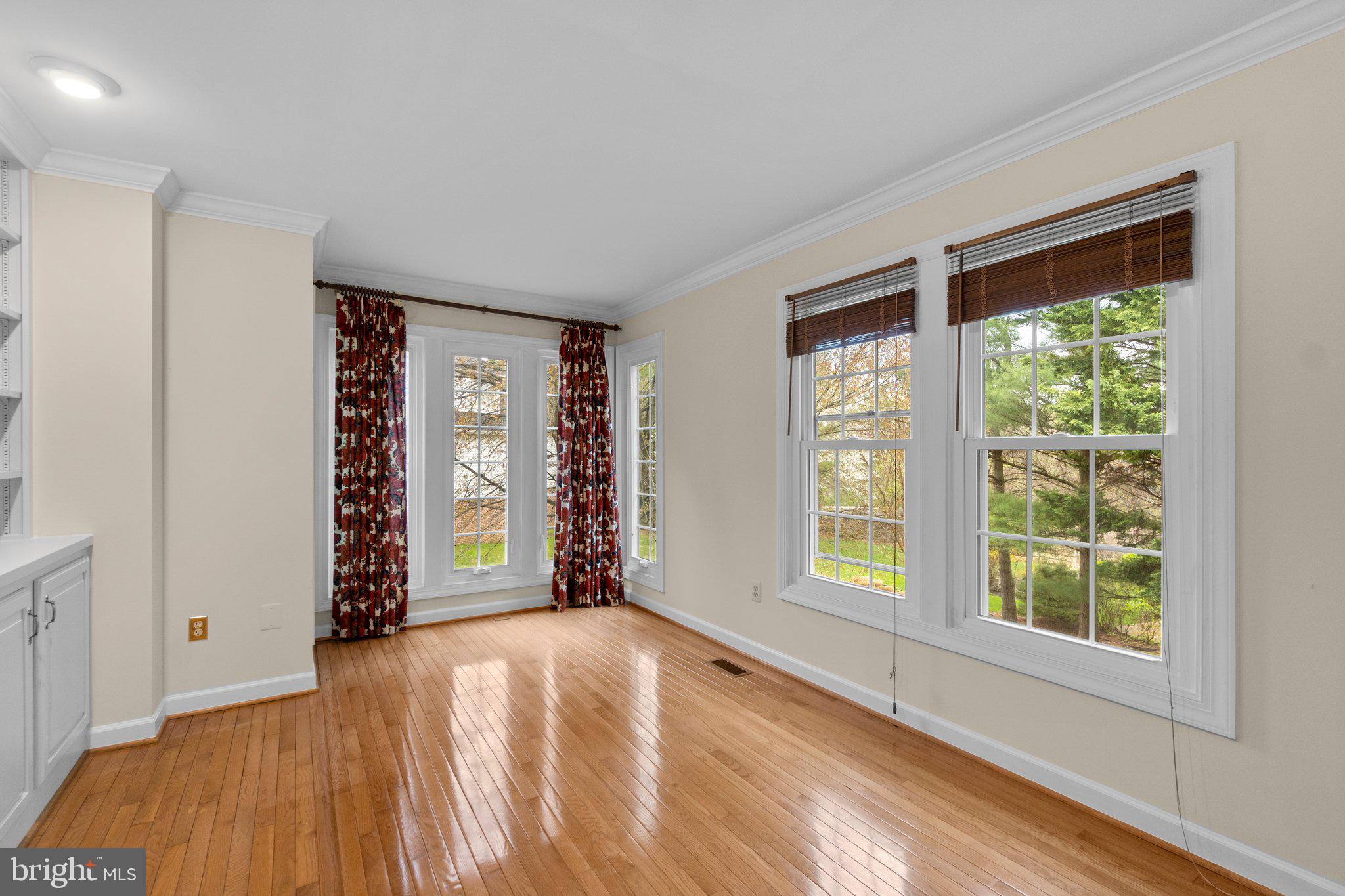 VALLEY GATE - Residential