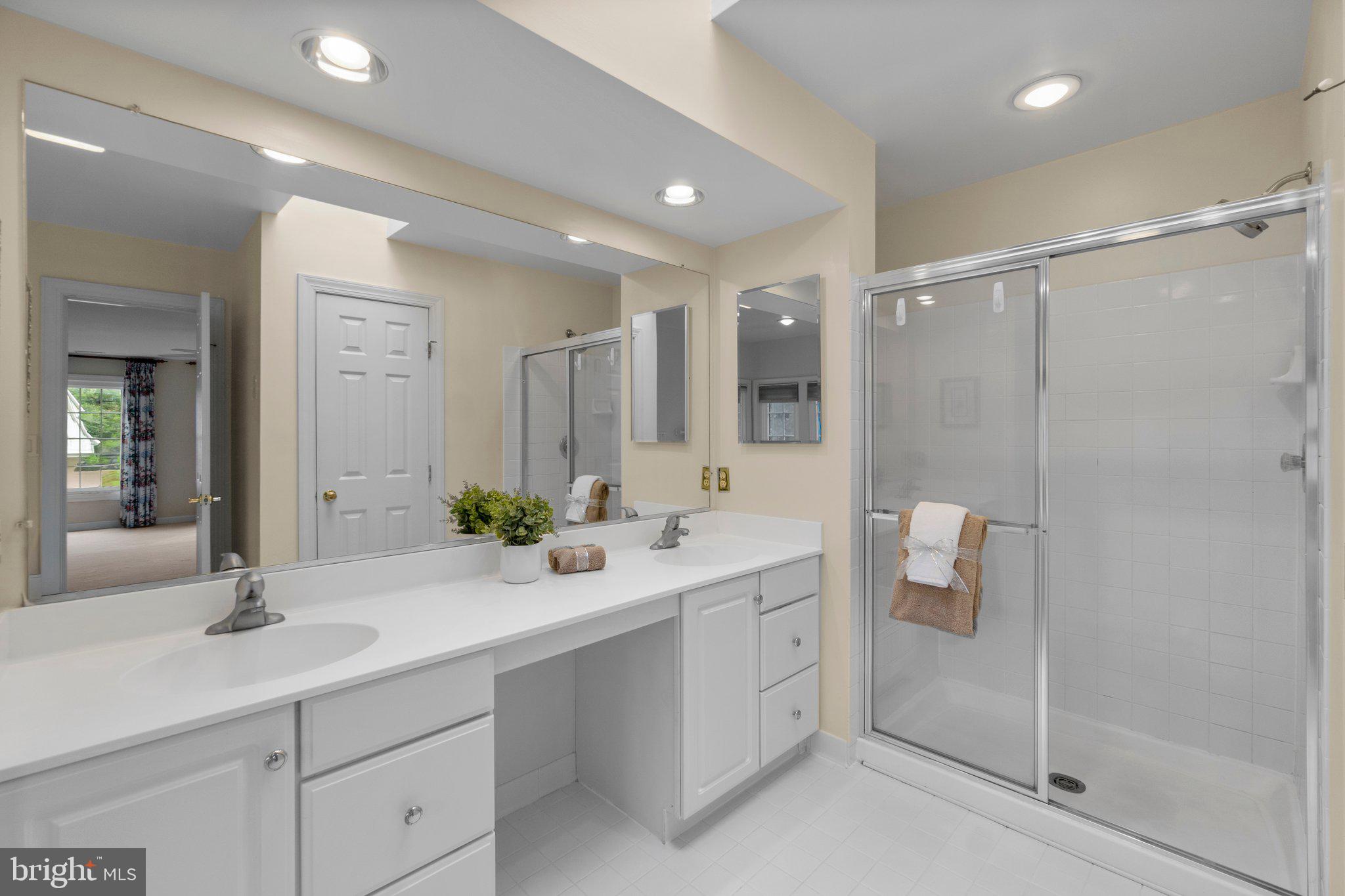 VALLEY GATE - Residential