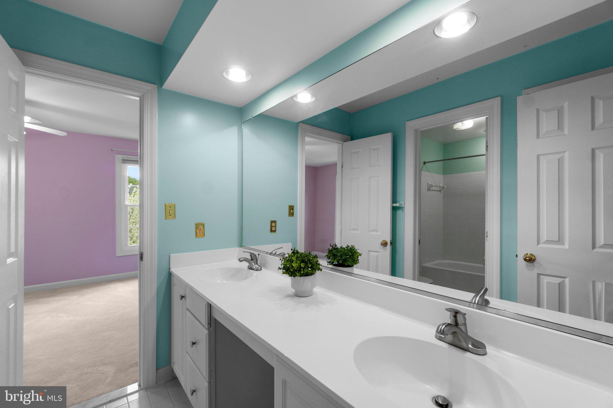 VALLEY GATE - Residential