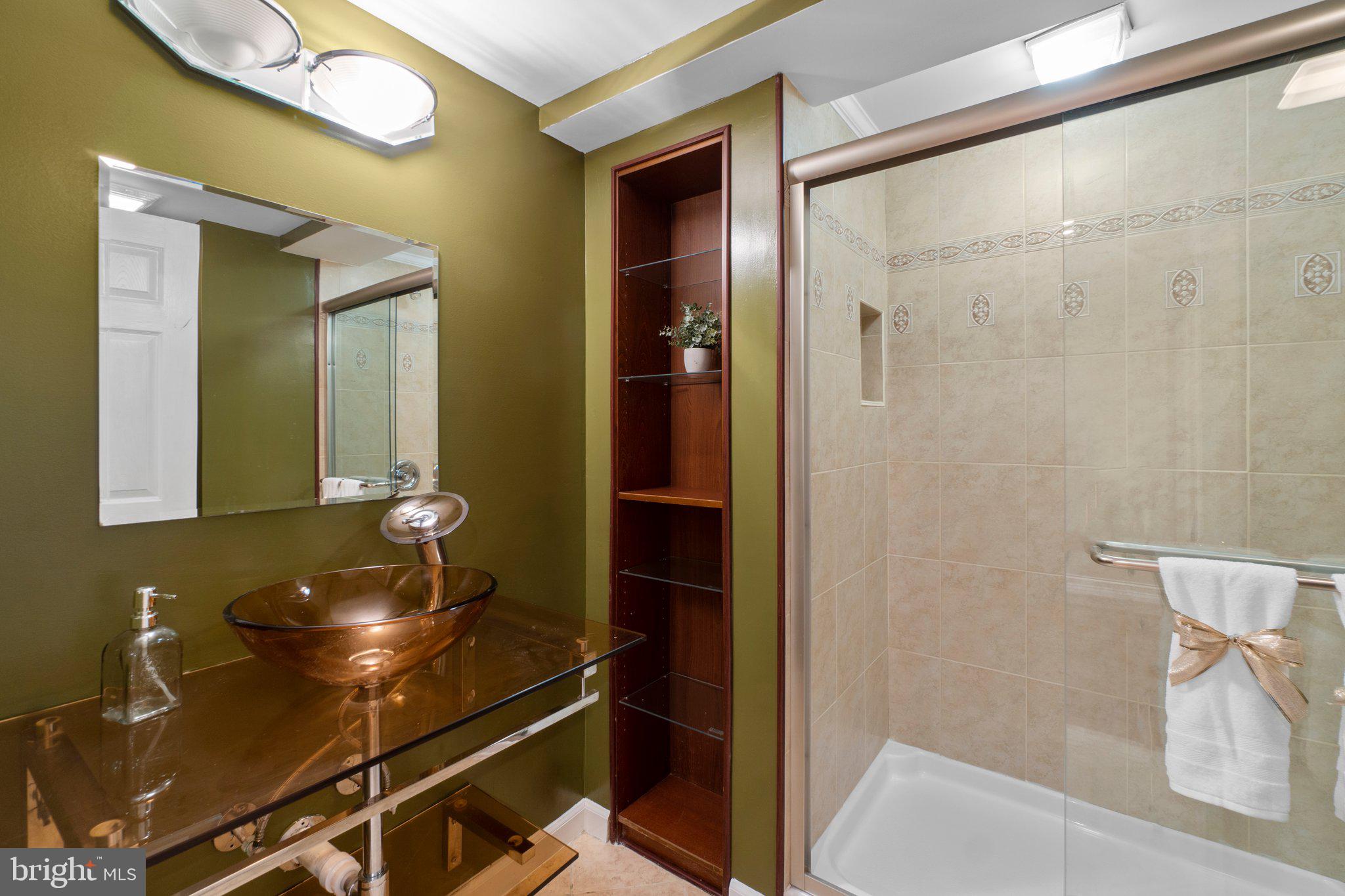 VALLEY GATE - Residential