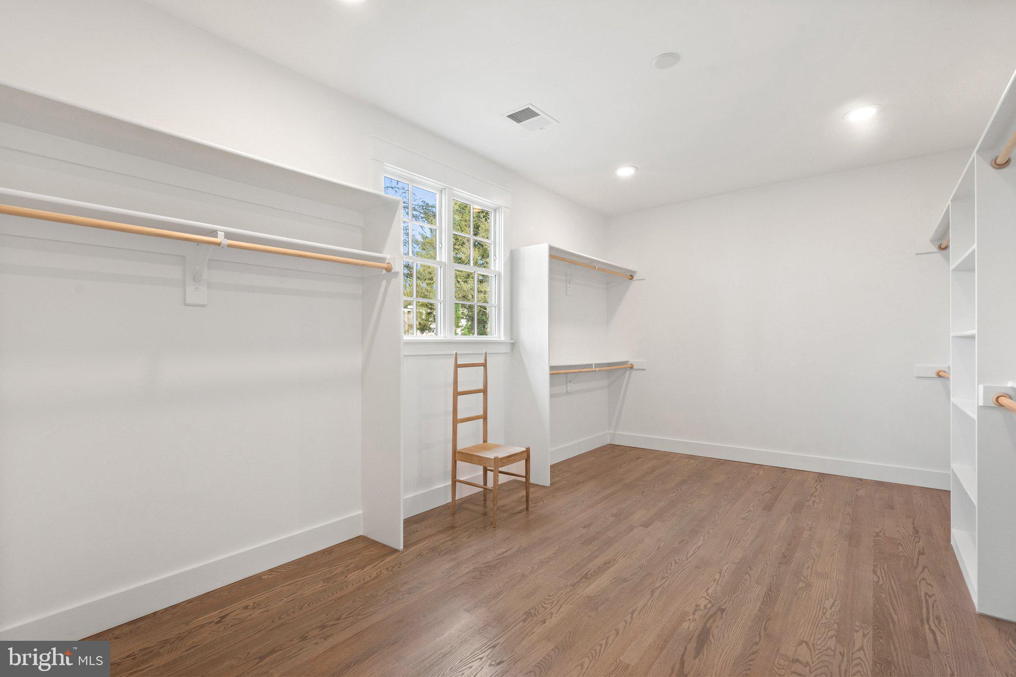 RUCKERS LANGLEY - Residential