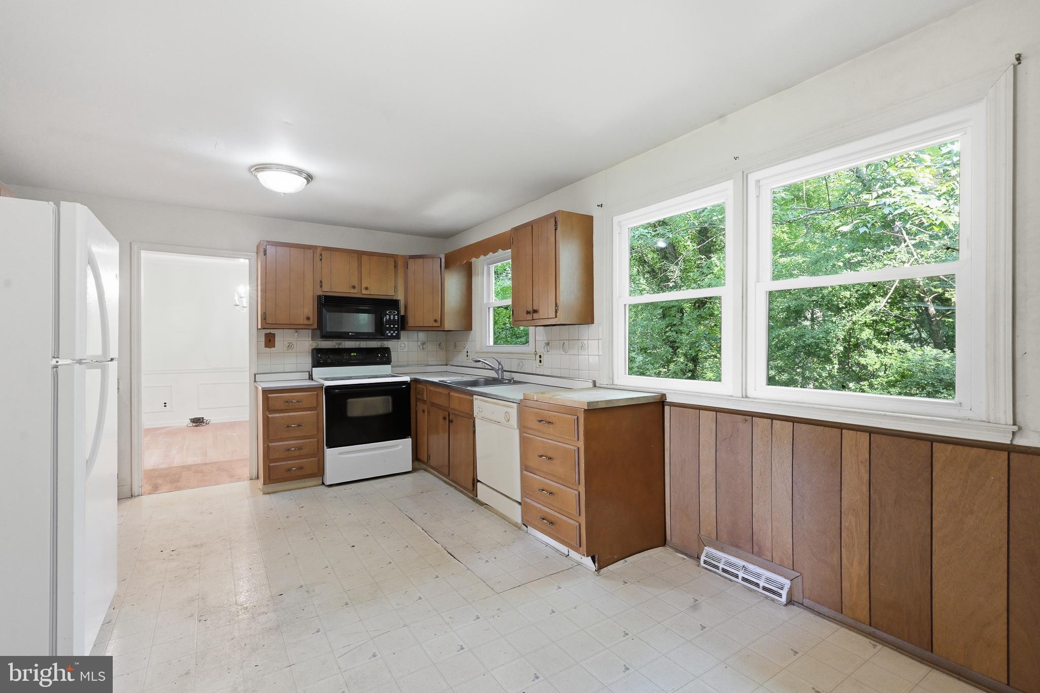 1160 ELDERON DRIVE