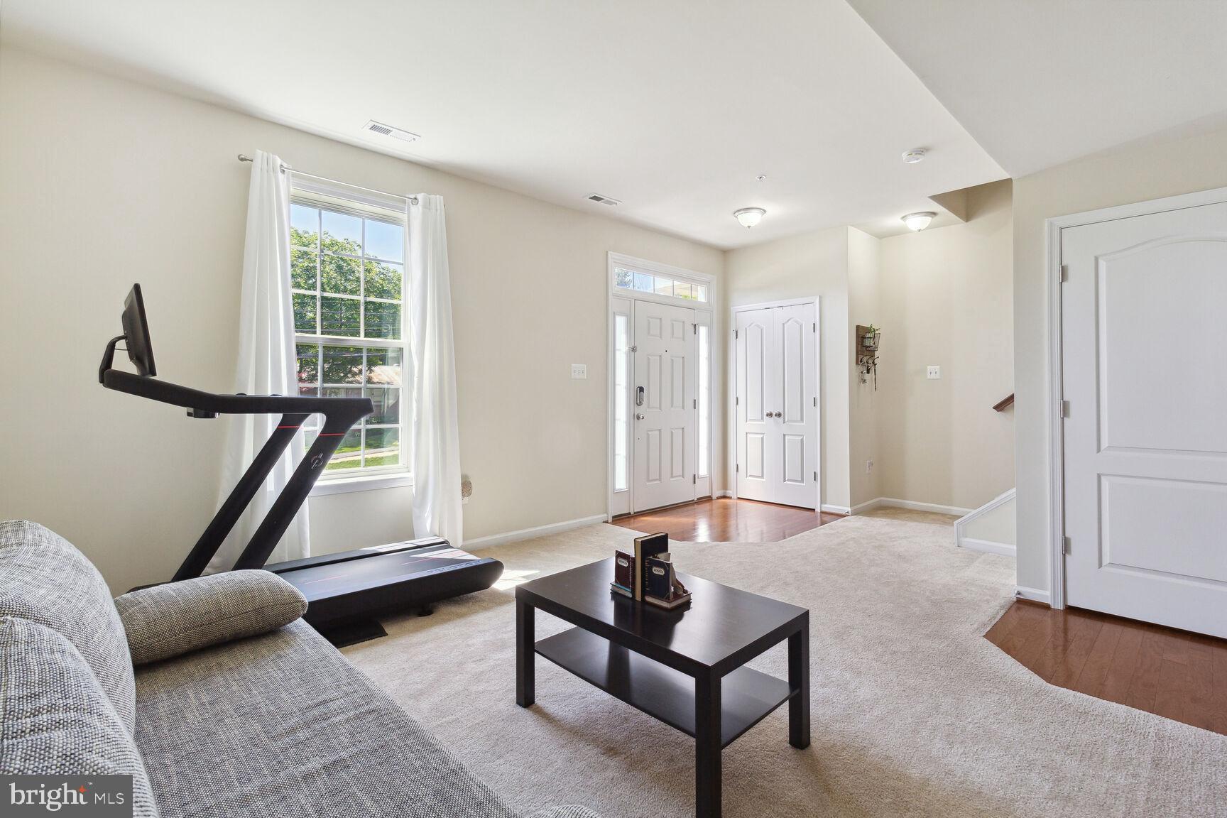 MARKET SQUARE - Residential