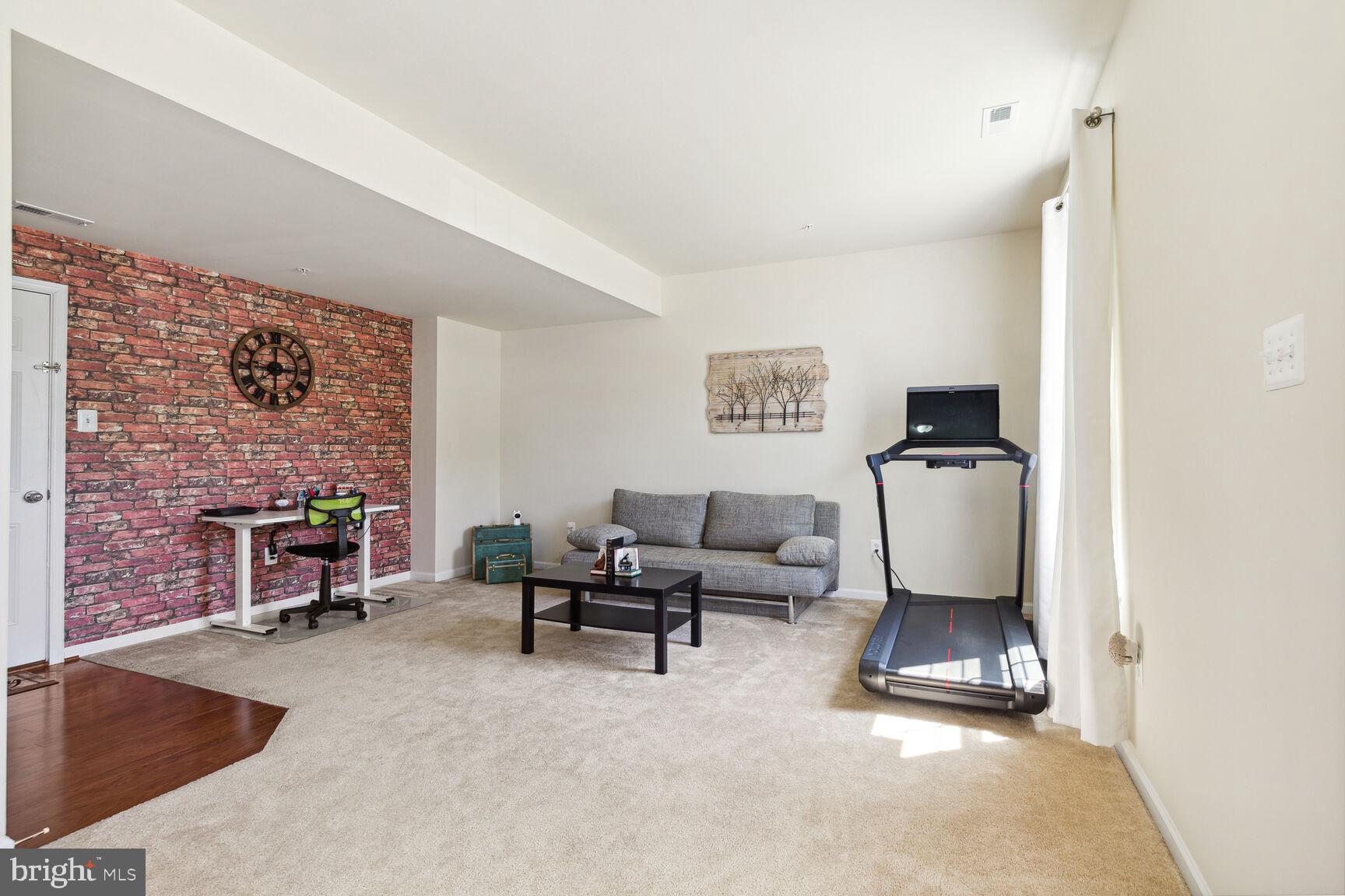 MARKET SQUARE - Residential