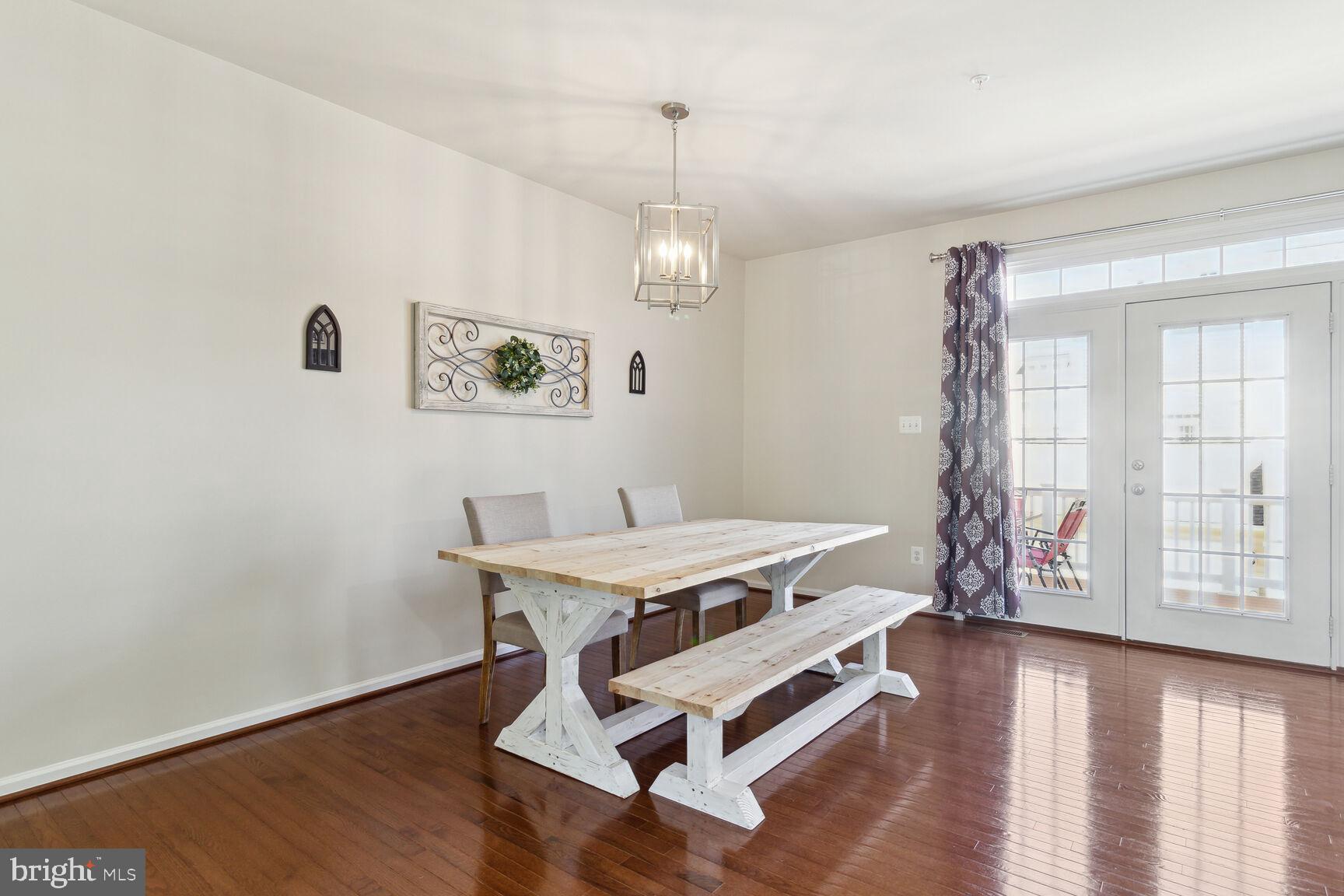 MARKET SQUARE - Residential