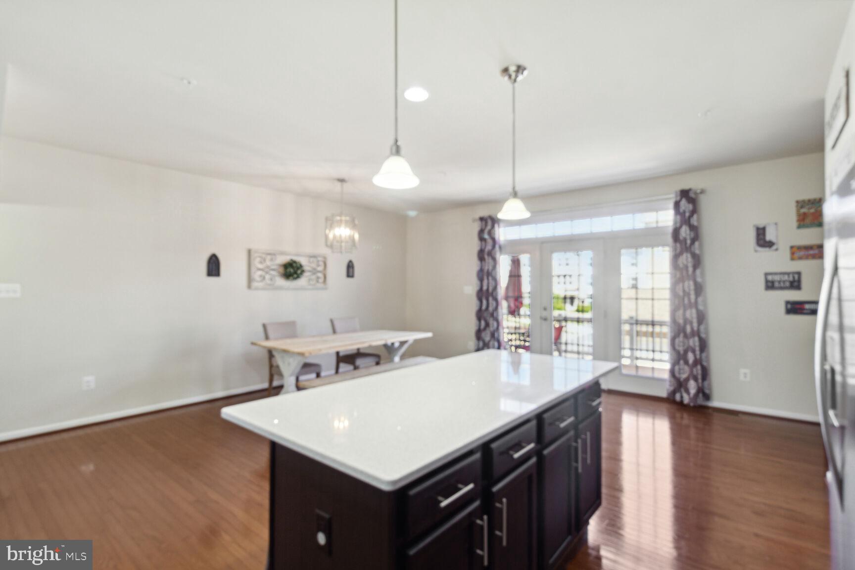 MARKET SQUARE - Residential