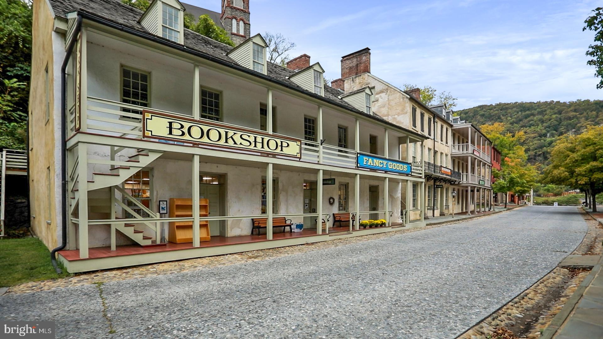 ASHLAND VILLAGE - Residential