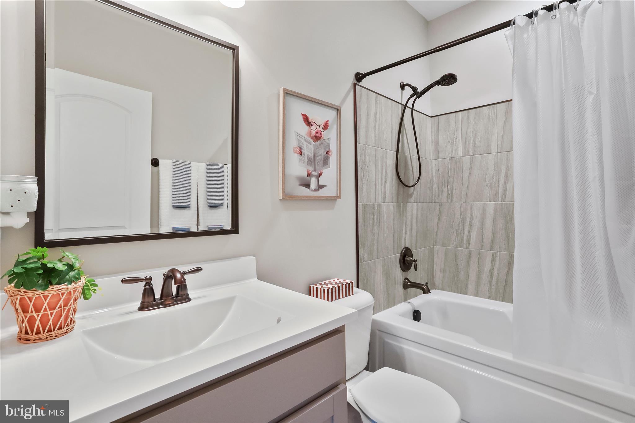 ASHLAND VILLAGE - Residential