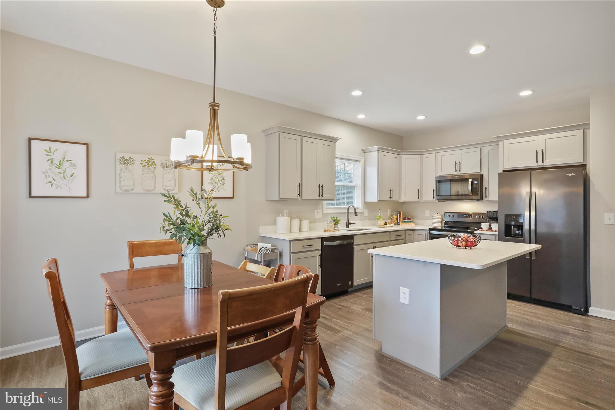 ASHLAND VILLAGE - Residential