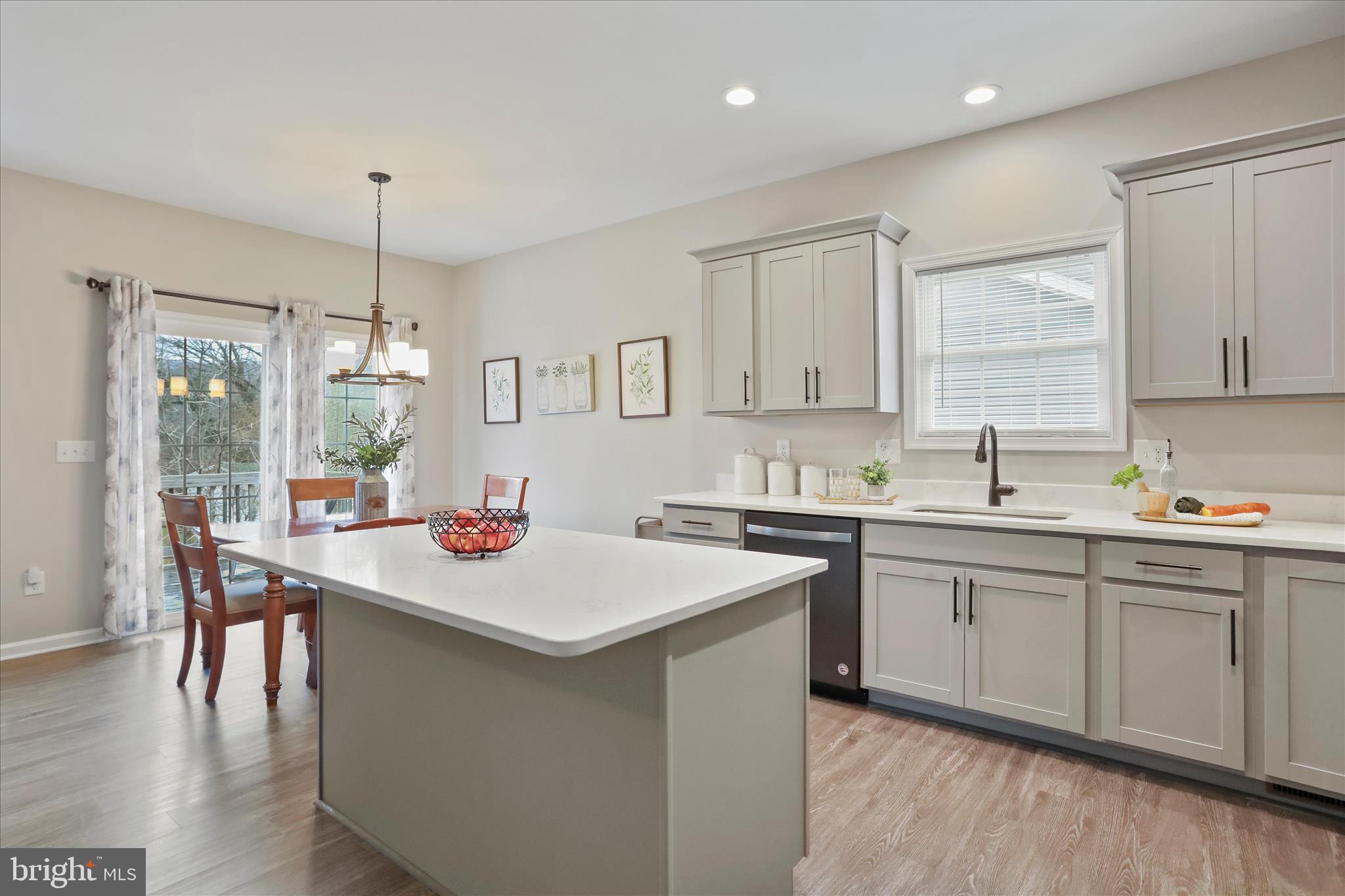 ASHLAND VILLAGE - Residential