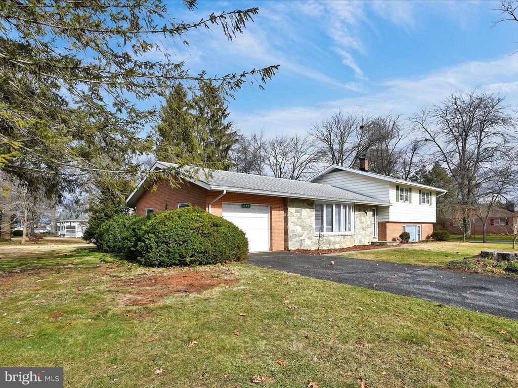 Photo of 195 Stanley Avenue, Landisville, PA 17538 (MLS # PALA2044500)