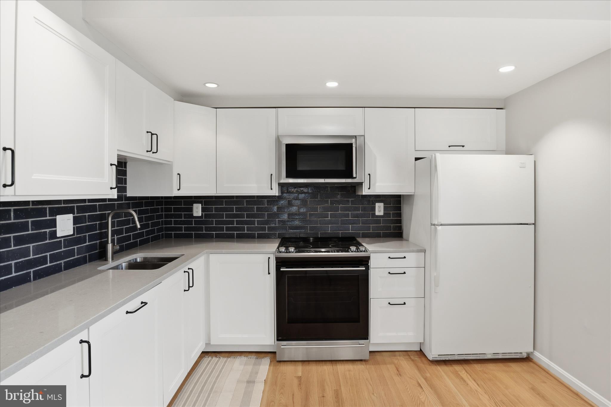 STONEHURST - Residential