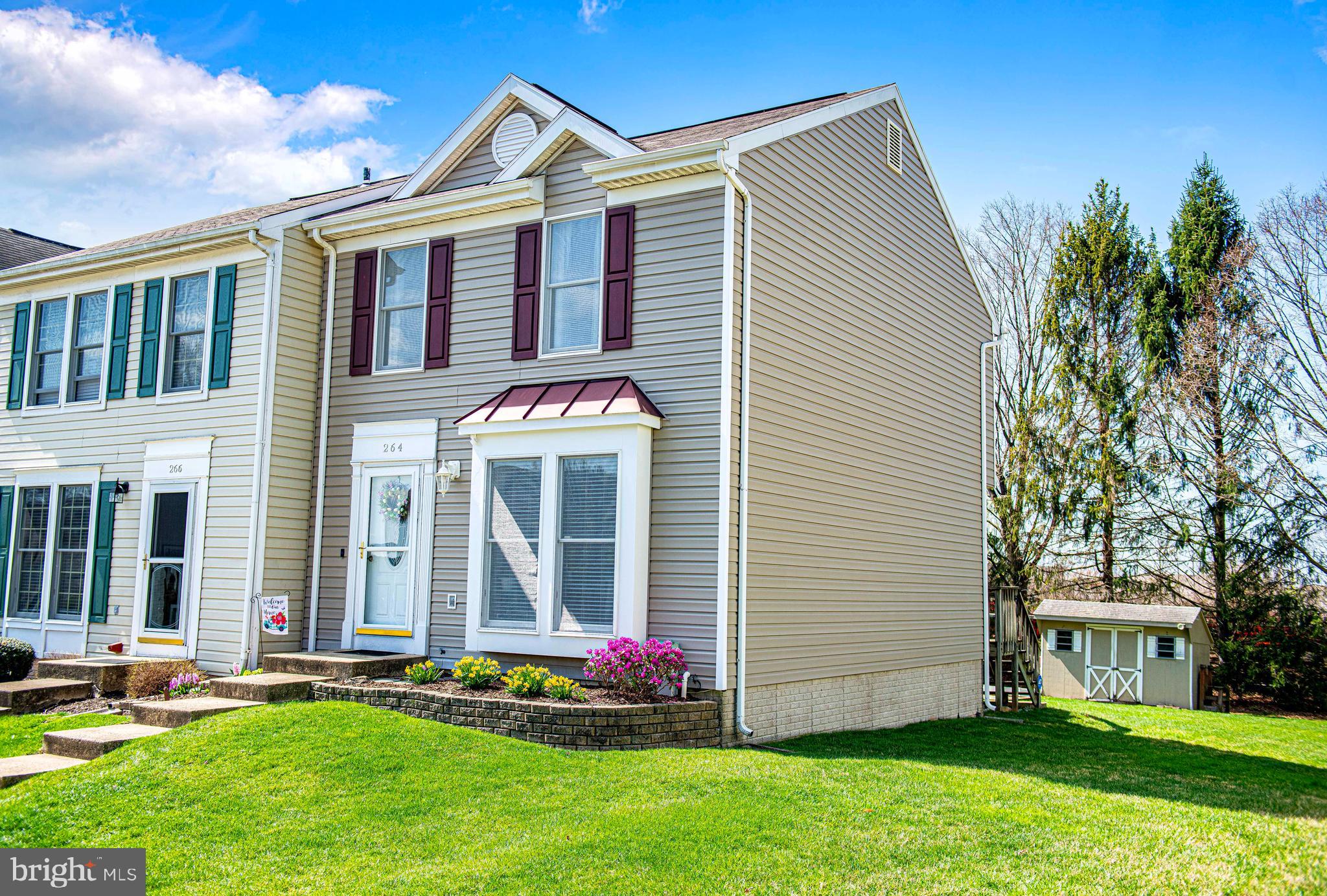 LAUREL WOODS - Residential