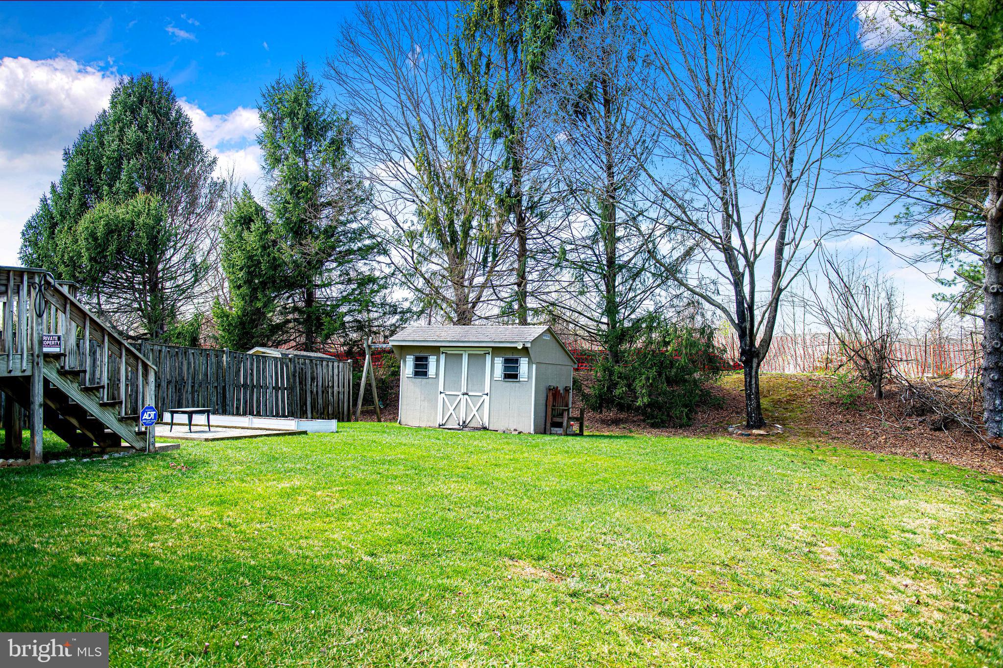 LAUREL WOODS - Residential