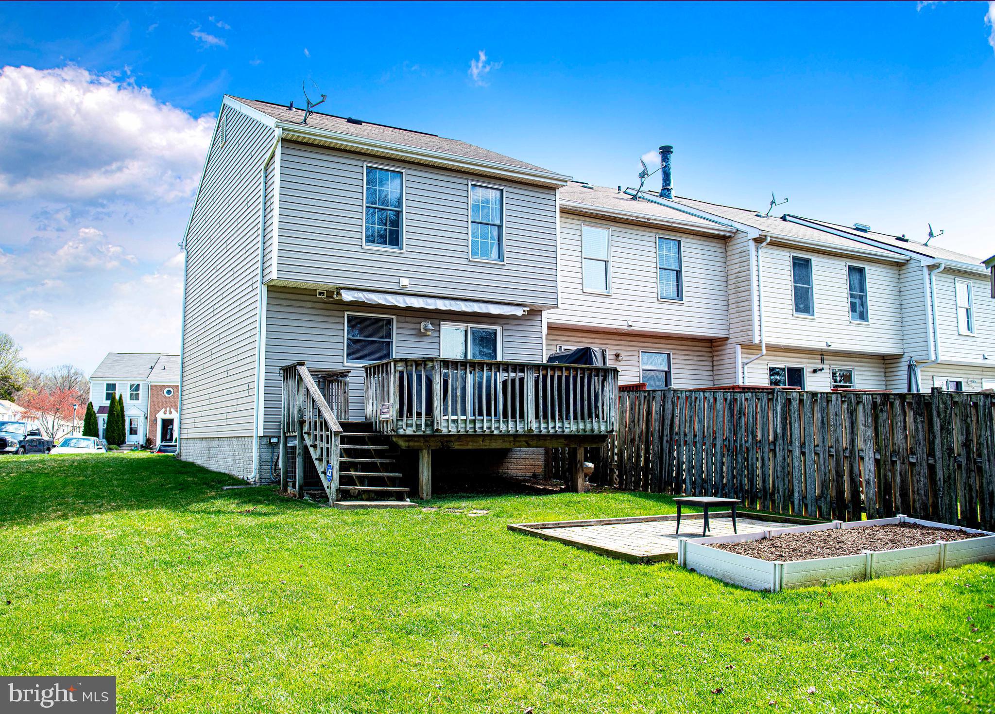 LAUREL WOODS - Residential