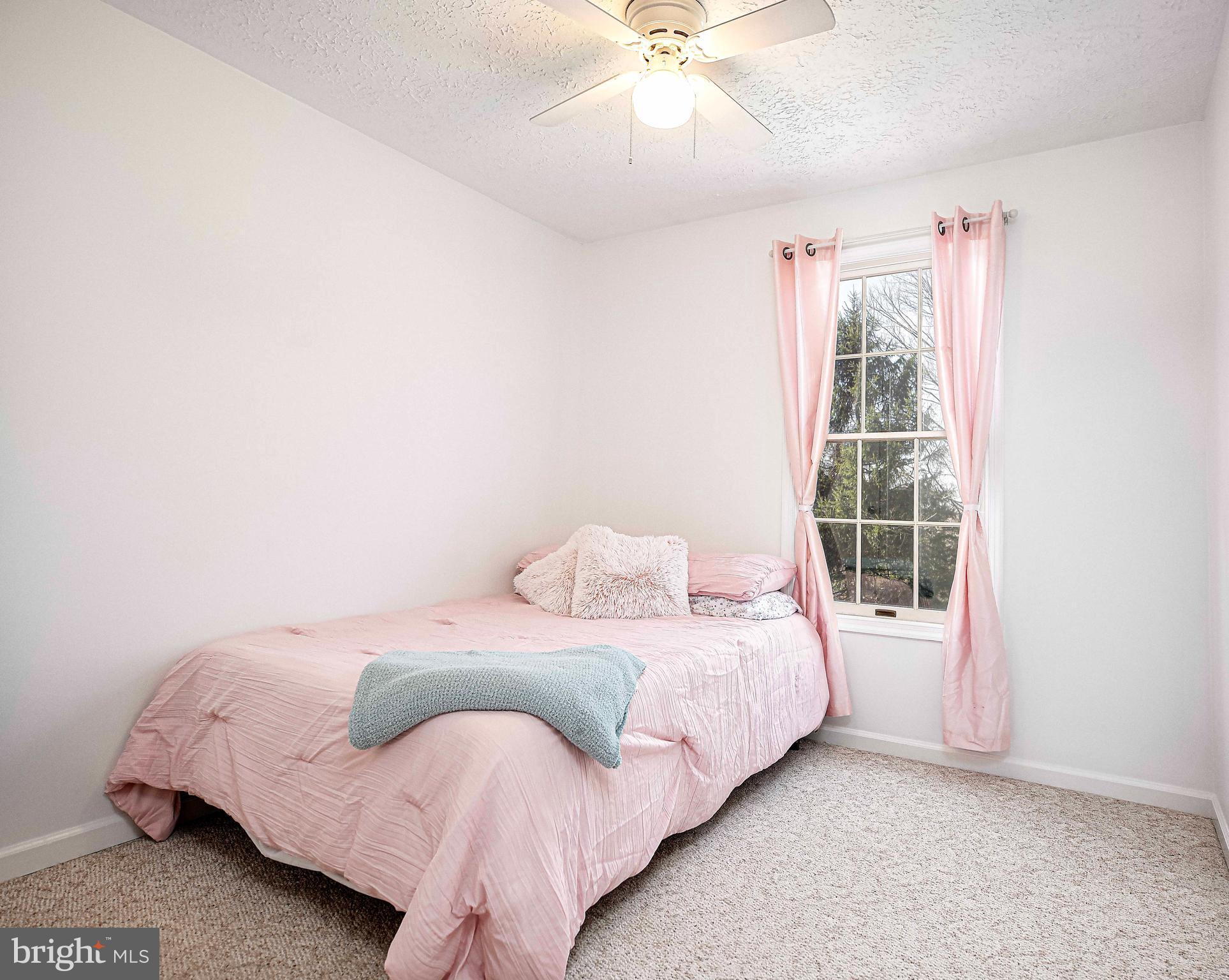 LAUREL WOODS - Residential