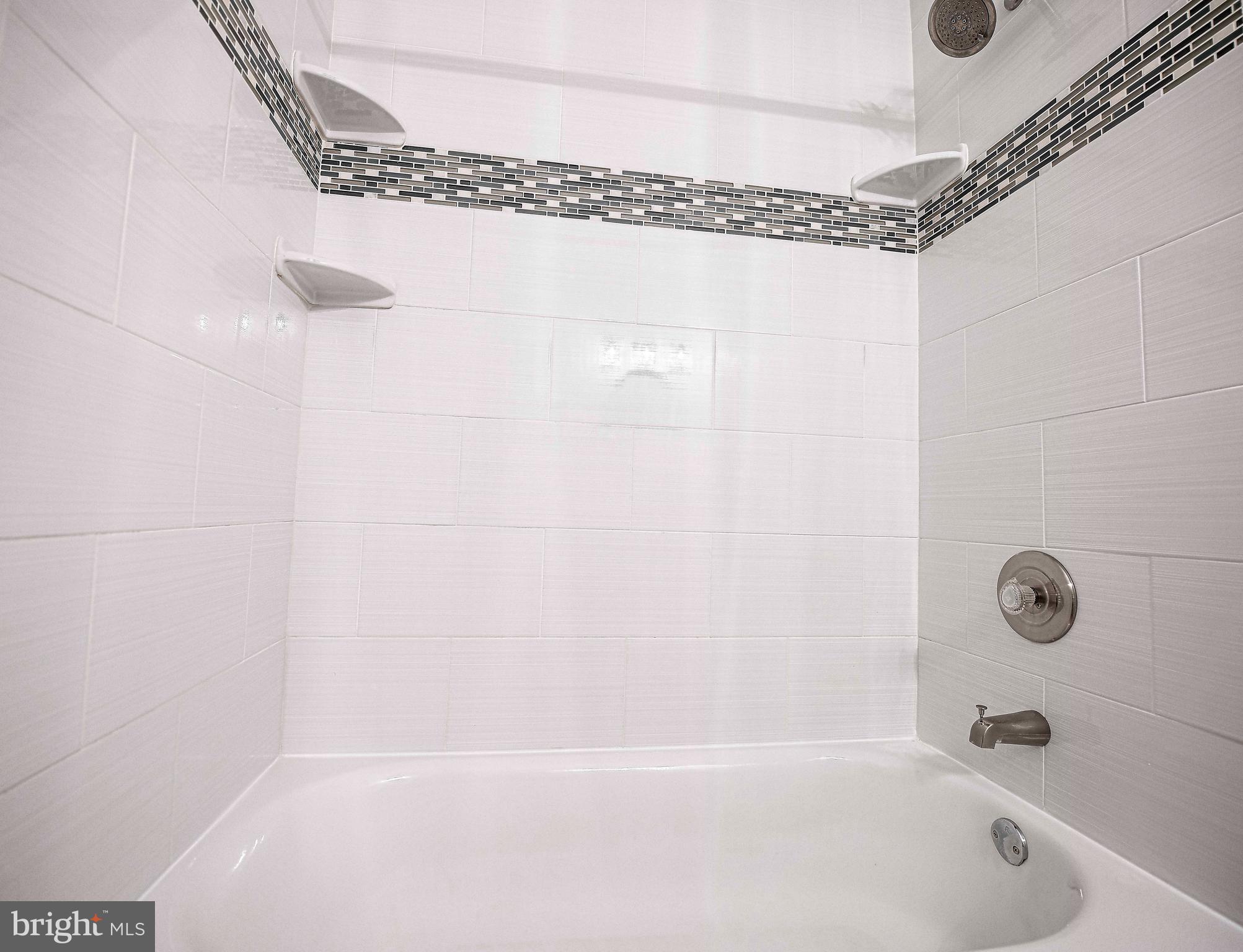 LAUREL WOODS - Residential