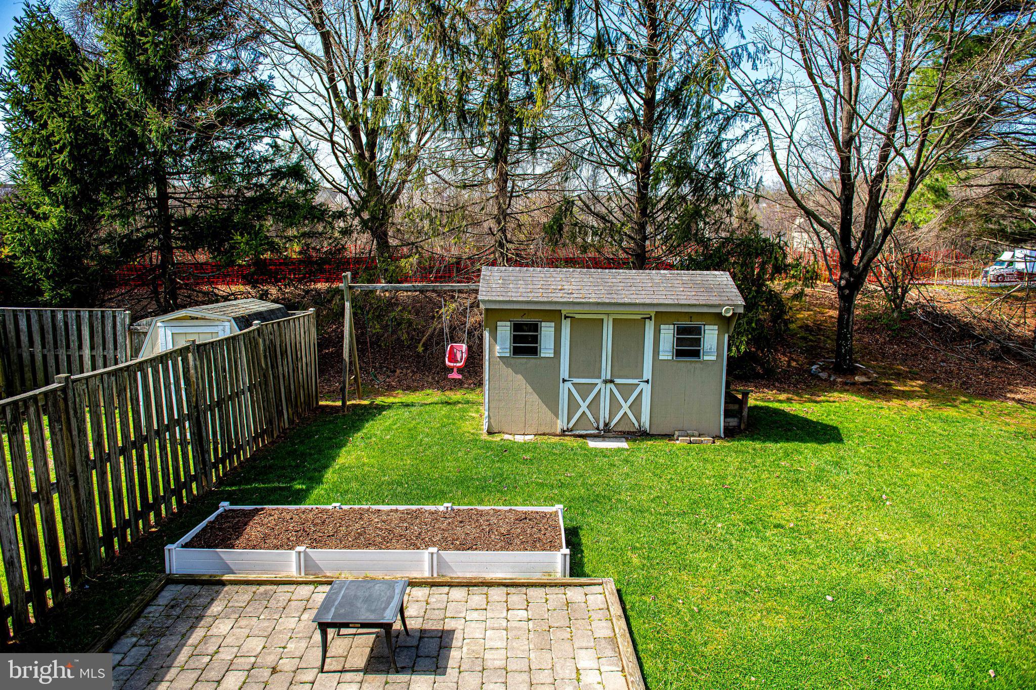 LAUREL WOODS - Residential