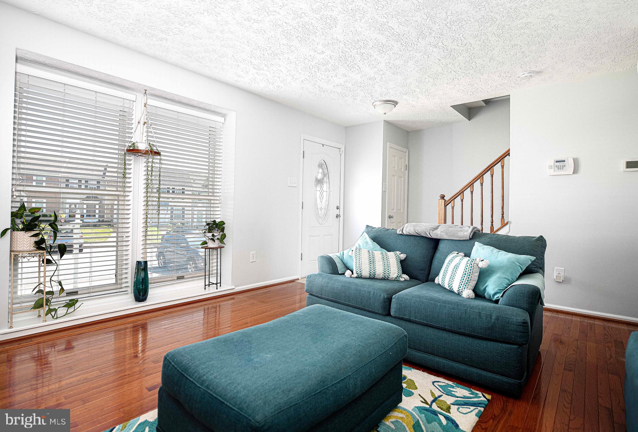 LAUREL WOODS - Residential