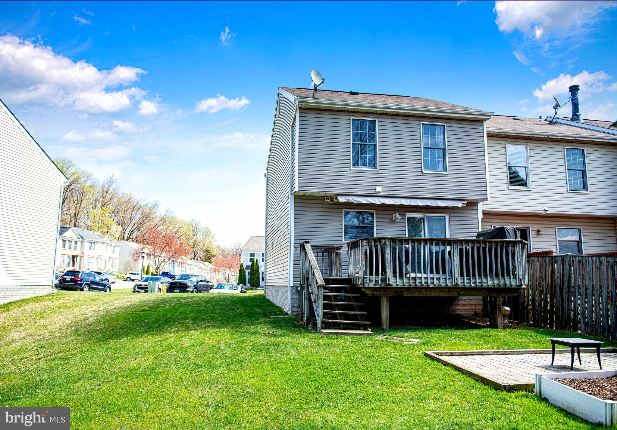 LAUREL WOODS - Residential