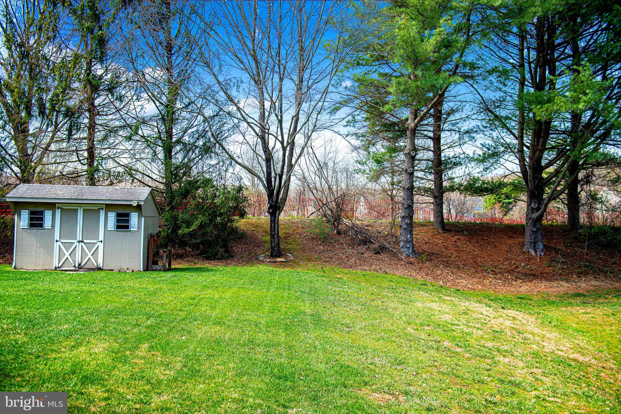 LAUREL WOODS - Residential