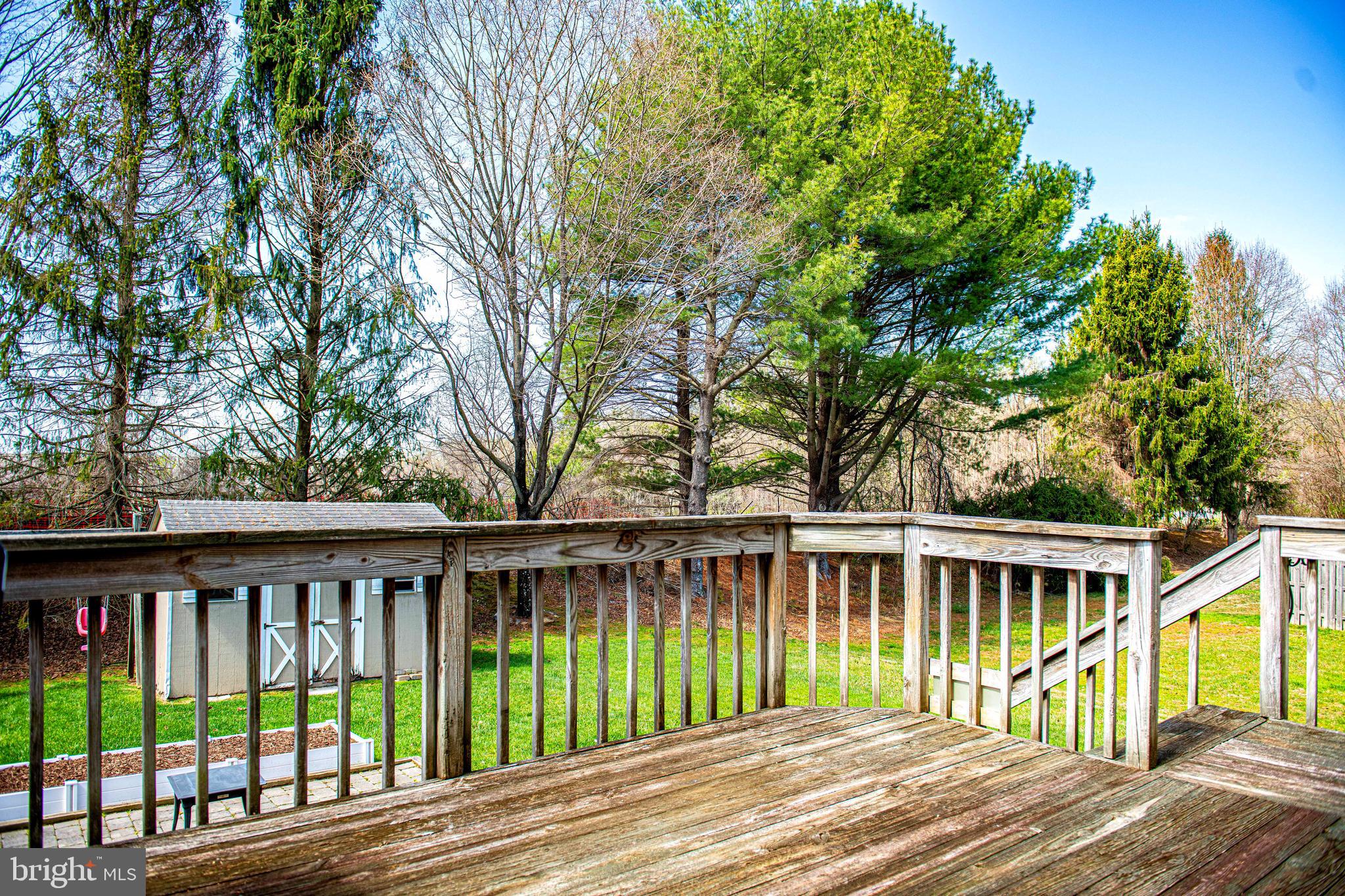 LAUREL WOODS - Residential