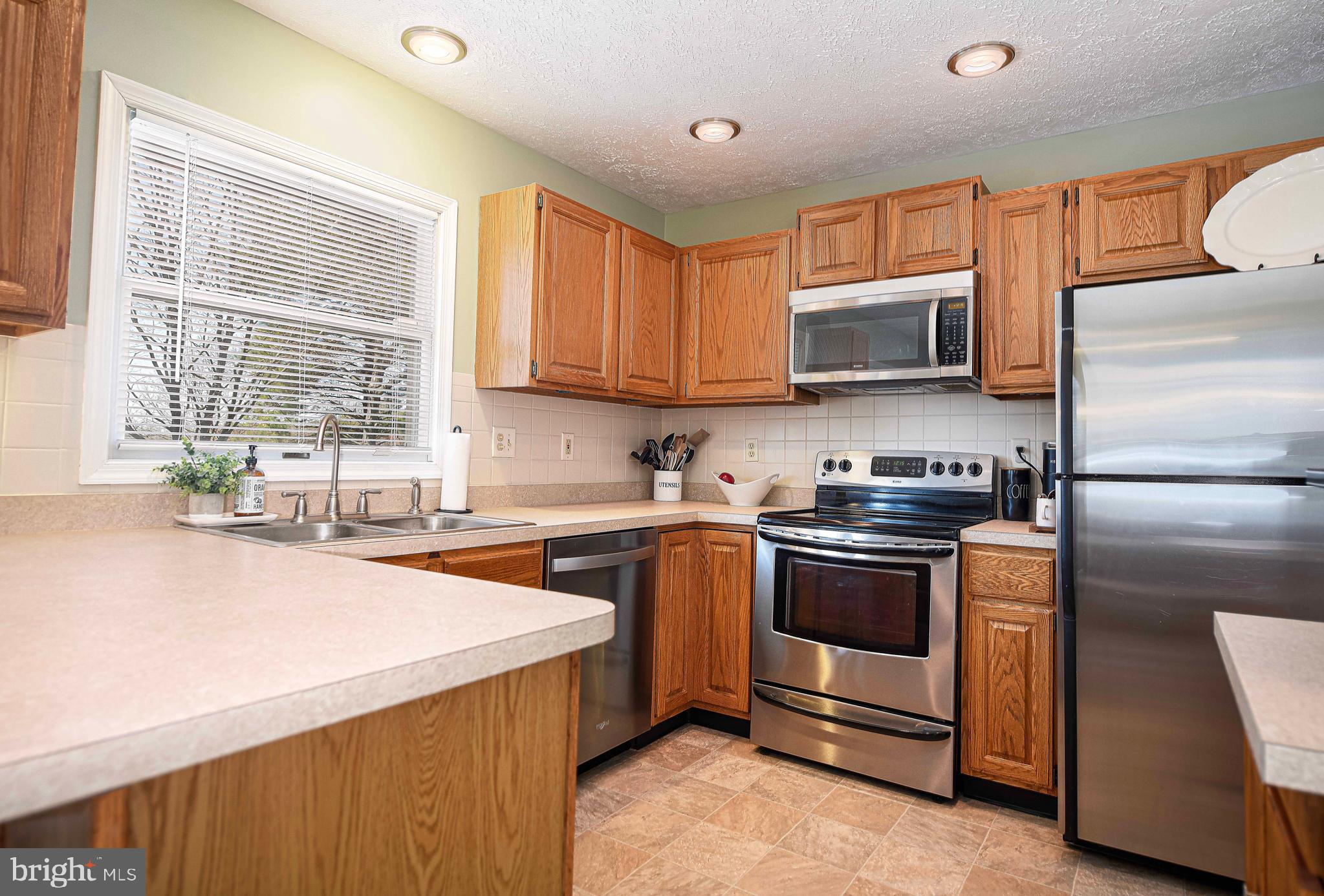 LAUREL WOODS - Residential