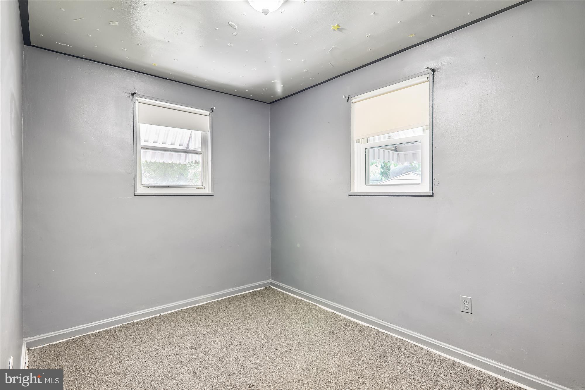 UNIVERSITY GARDENS - Residential