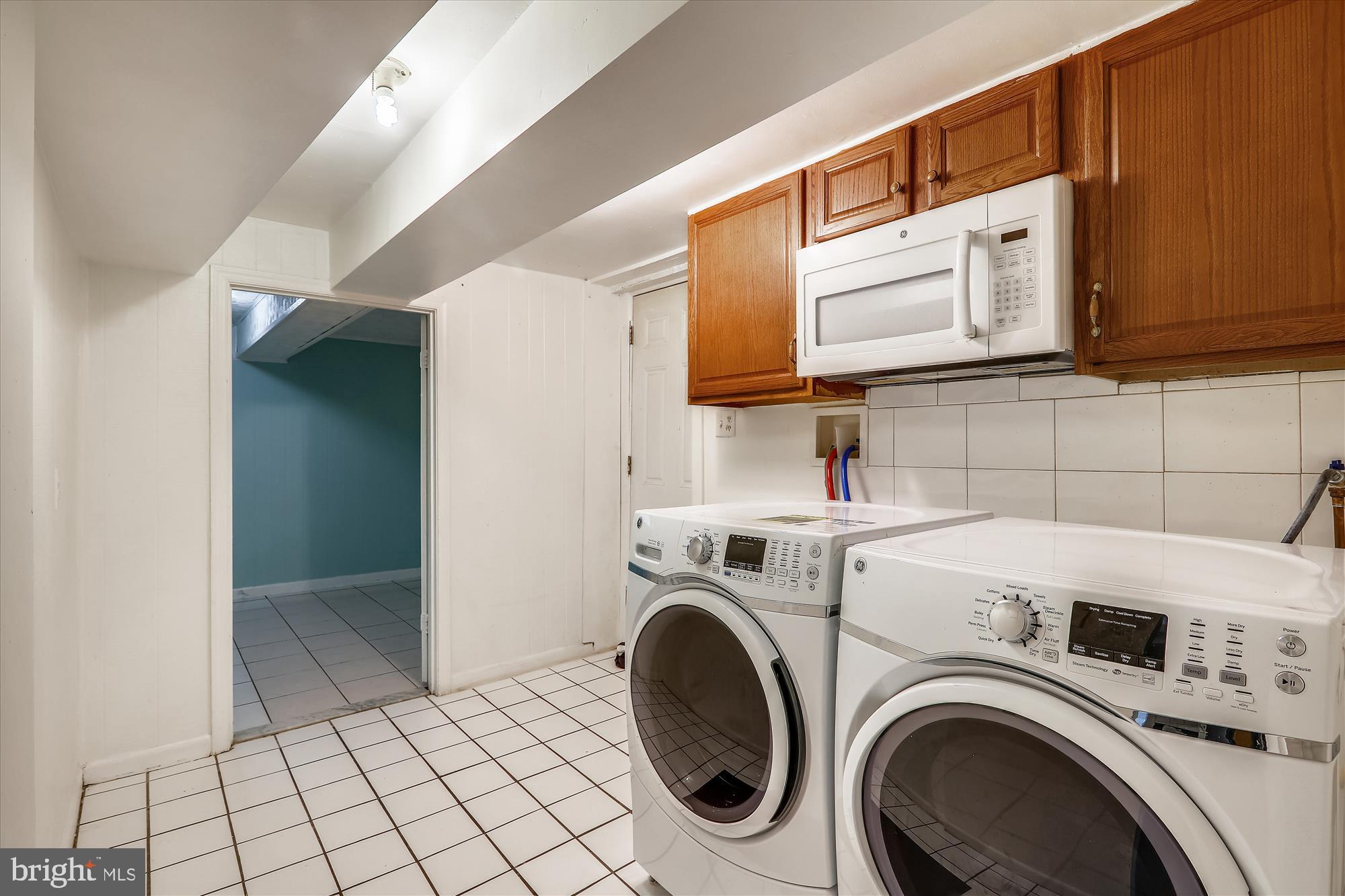 UNIVERSITY GARDENS - Residential