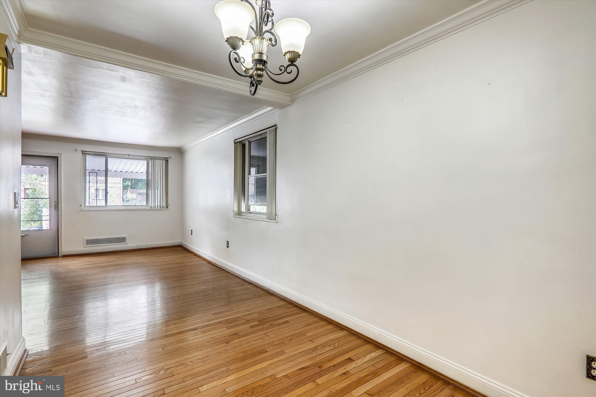 UNIVERSITY GARDENS - Residential